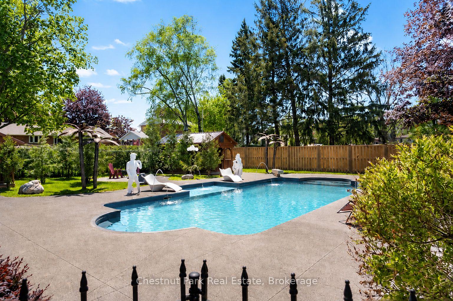 1663 5th Avenue E, Owen Sound — photo 2 of 5