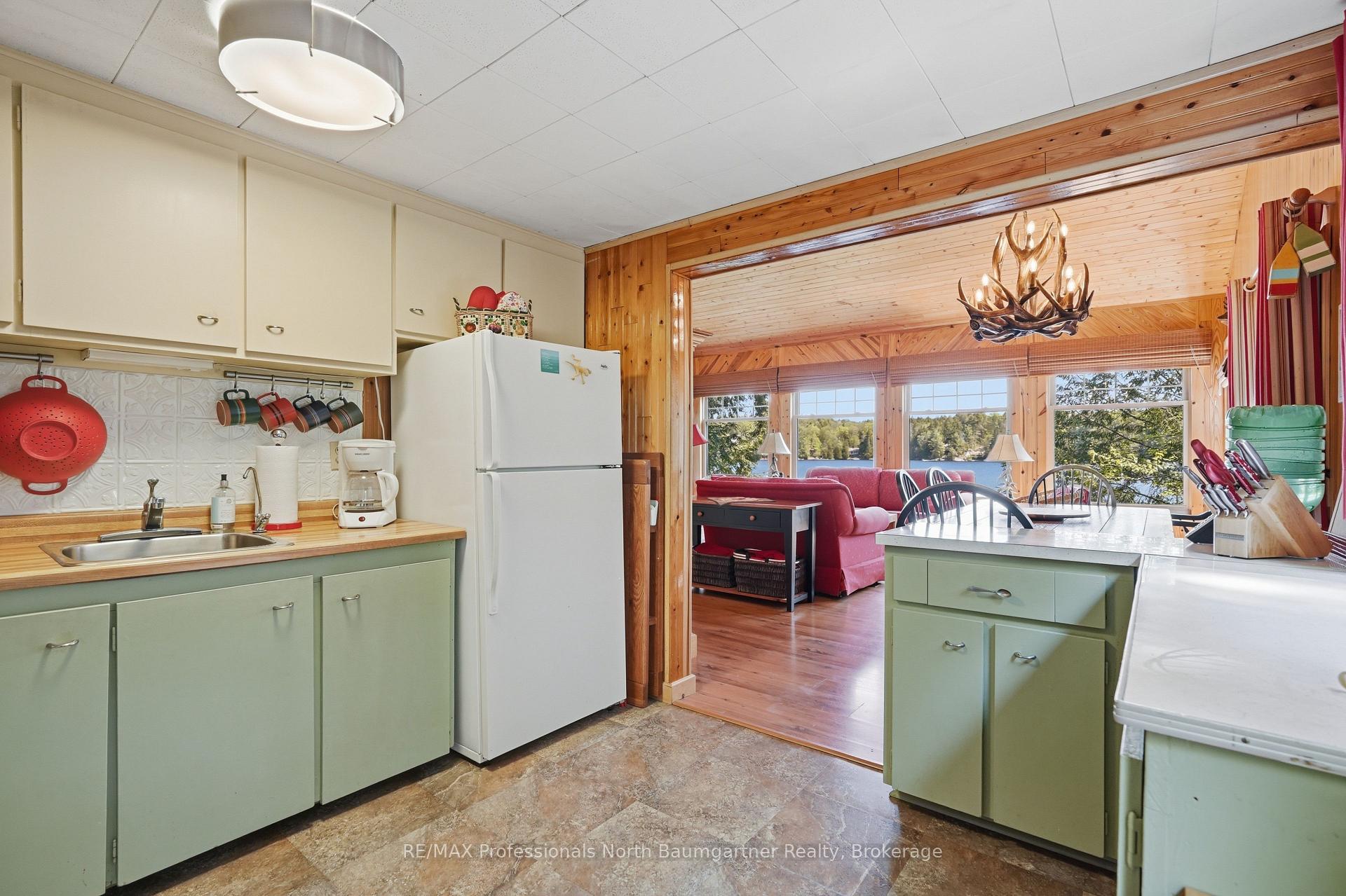 2301 Sumcot Road, Dysart et al — photo 4 of 5