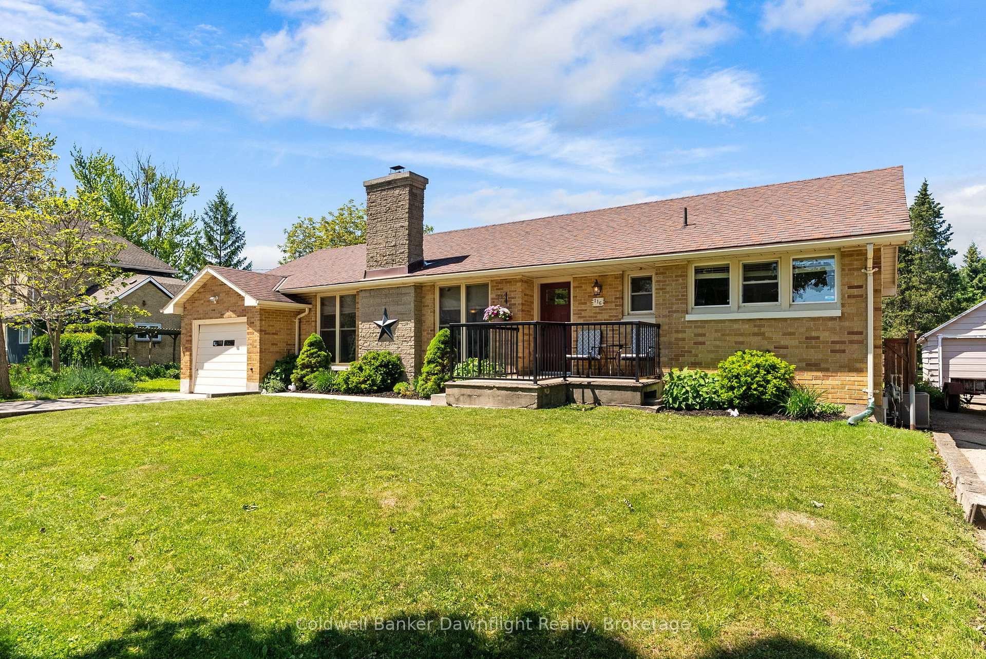 116 Sanders Street E, South Huron — photo 3 of 5