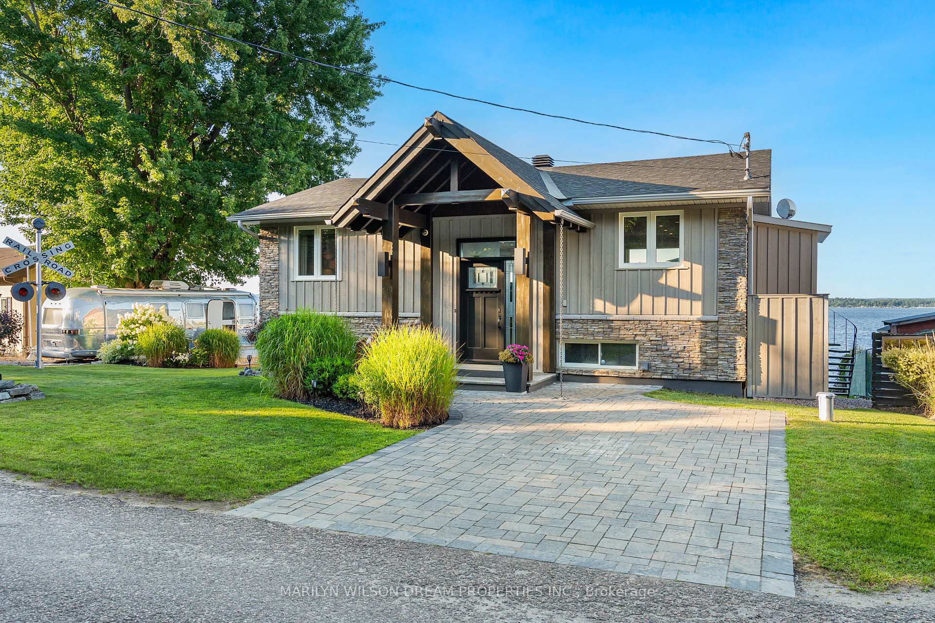 614 Lake Street, McNab/Braeside — photo 4 of 5