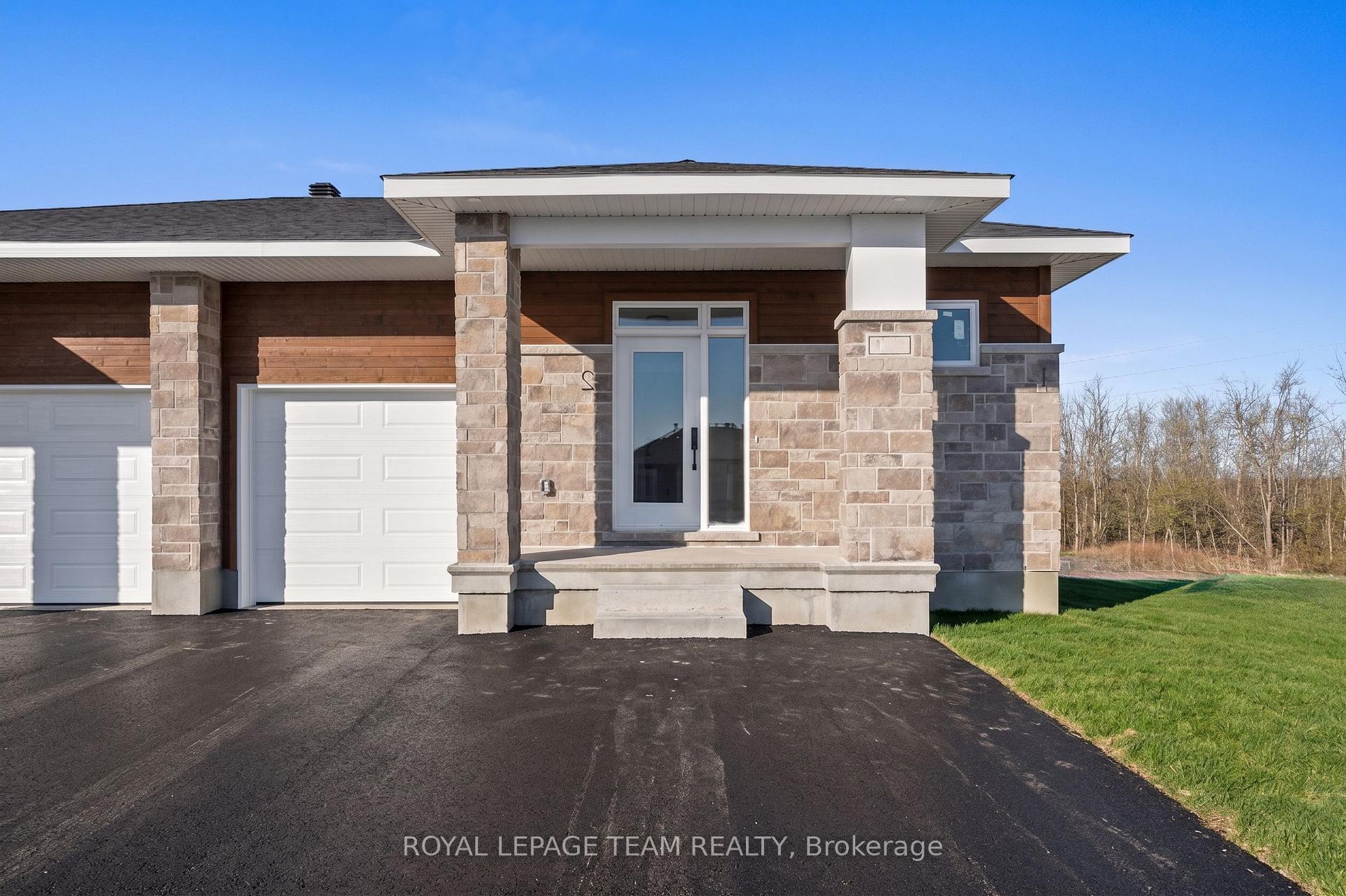 1102 Moore Street 2, Brockville, ON K6V 0H2 — Brockville, Ontario