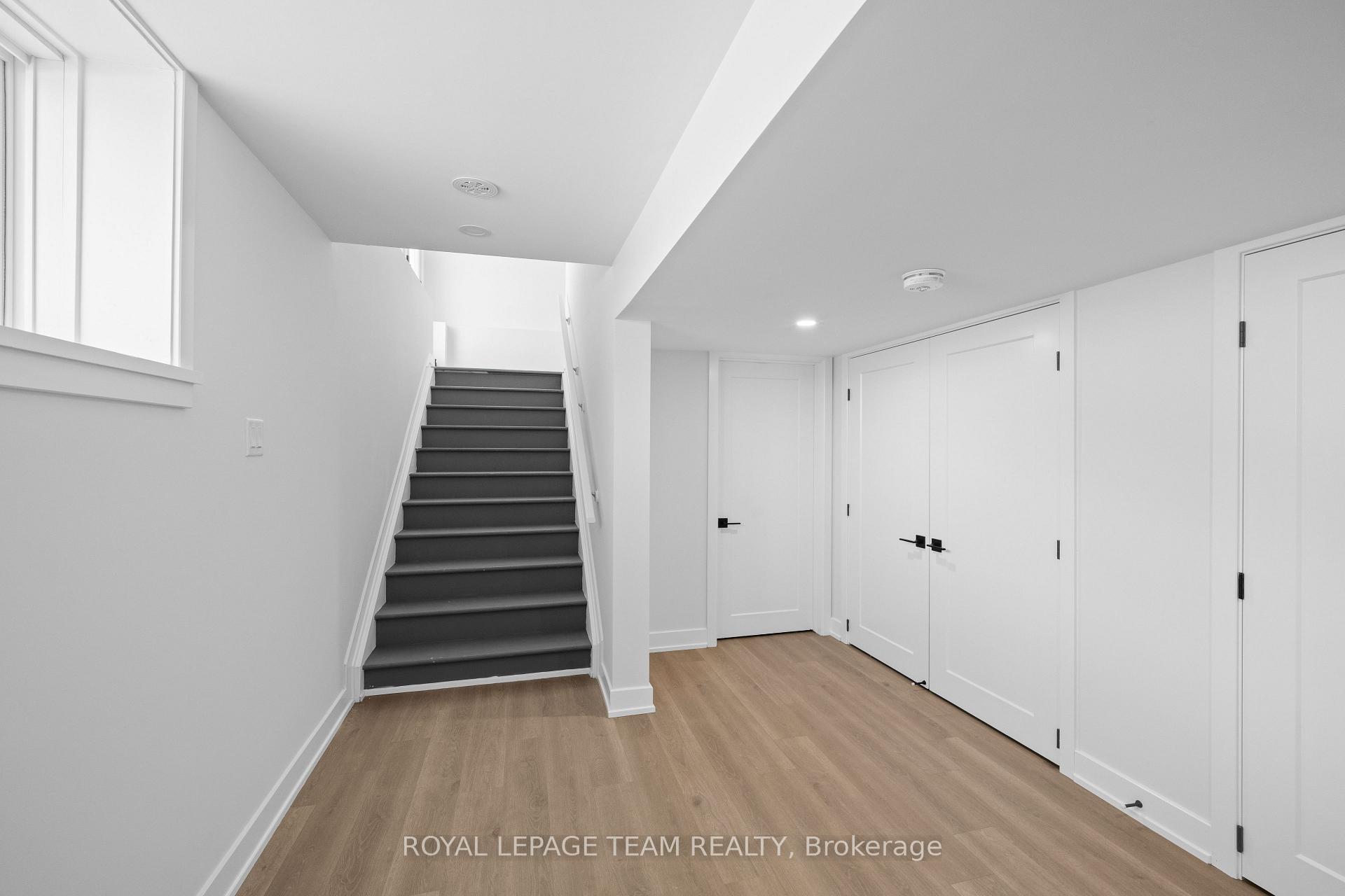 1102 Moore Street 2, Brockville — photo 4 of 5