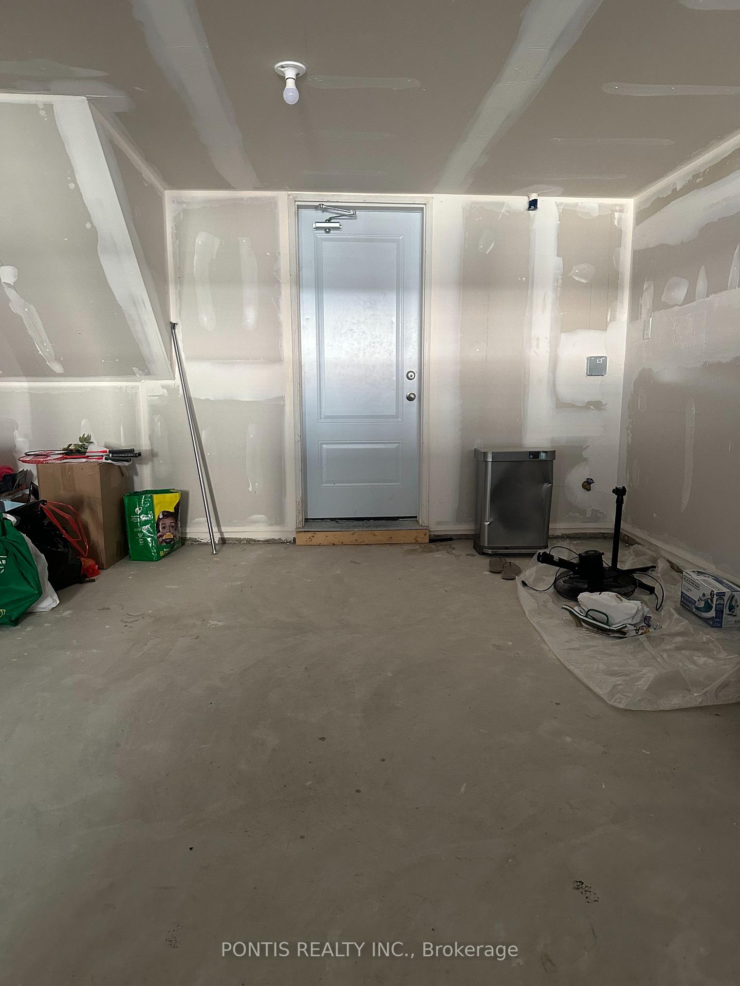 585 Colborne Street E 304, Brantford — photo 3 of 5
