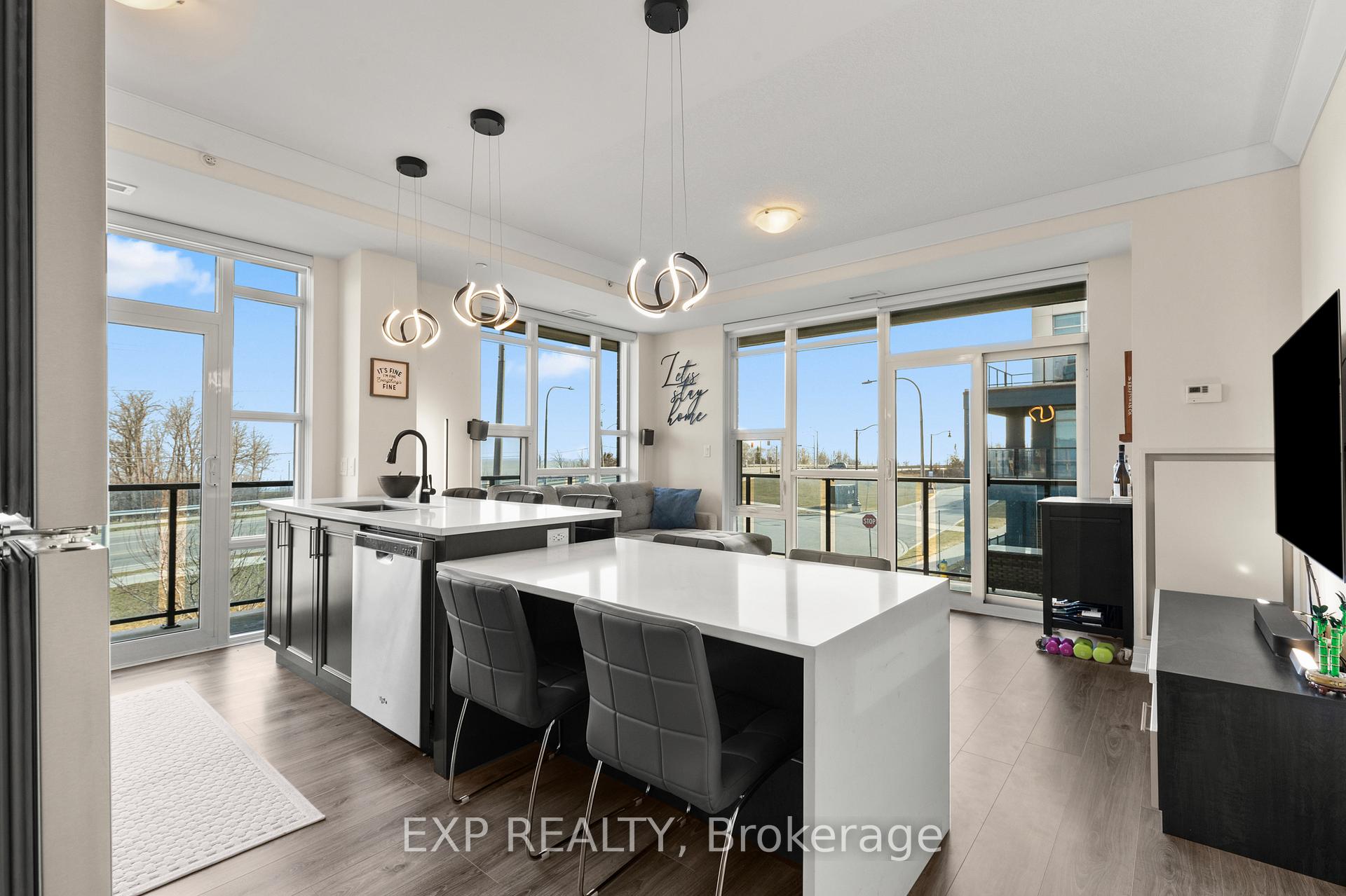 10 Concord Place 209, Grimsby, ON L3M 0G6 — Grimsby, Ontario