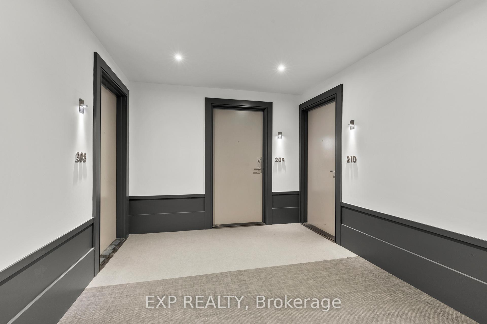 10 Concord Place 209, Grimsby — photo 3 of 5