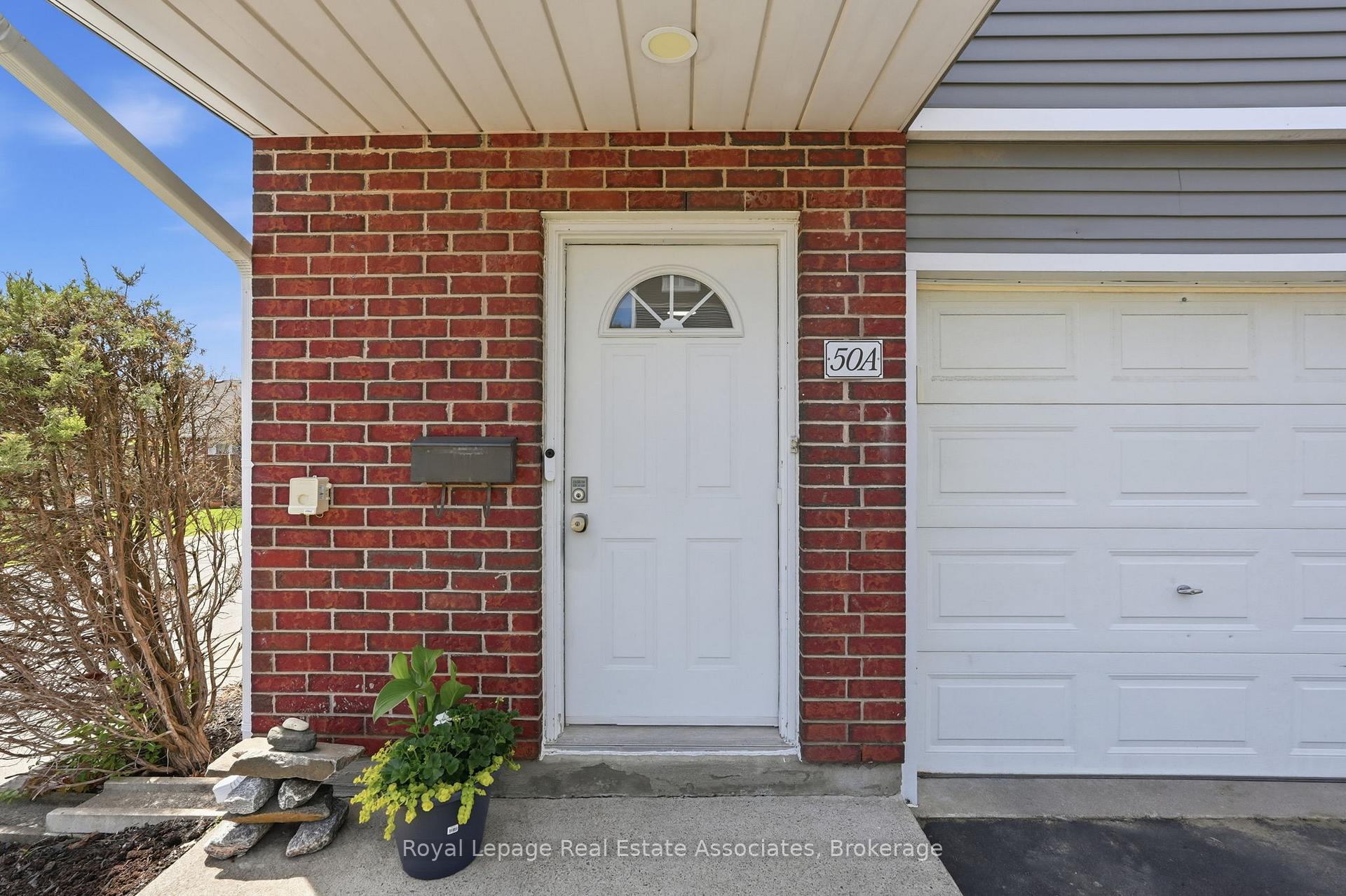 50A Harris Avenue, Brantford — photo 4 of 5