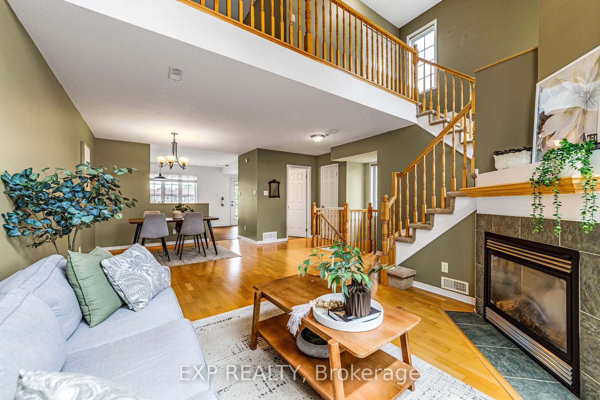102 Gatestone Private, Beacon Hill North - South and Area — photo 5 of 5