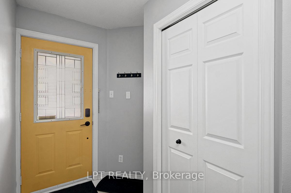204 Briston Private 30, Hunt Club - South Keys and Area — photo 3 of 5