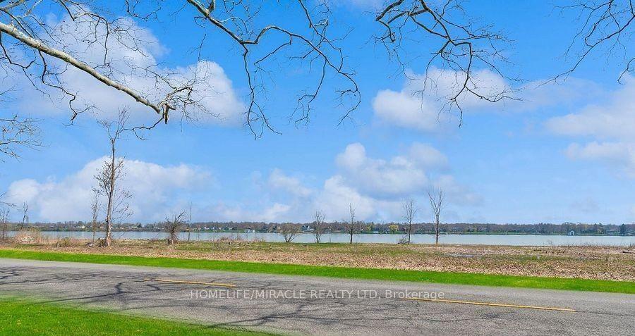 3035 Niagara Parkway, Fort Erie — photo 2 of 5