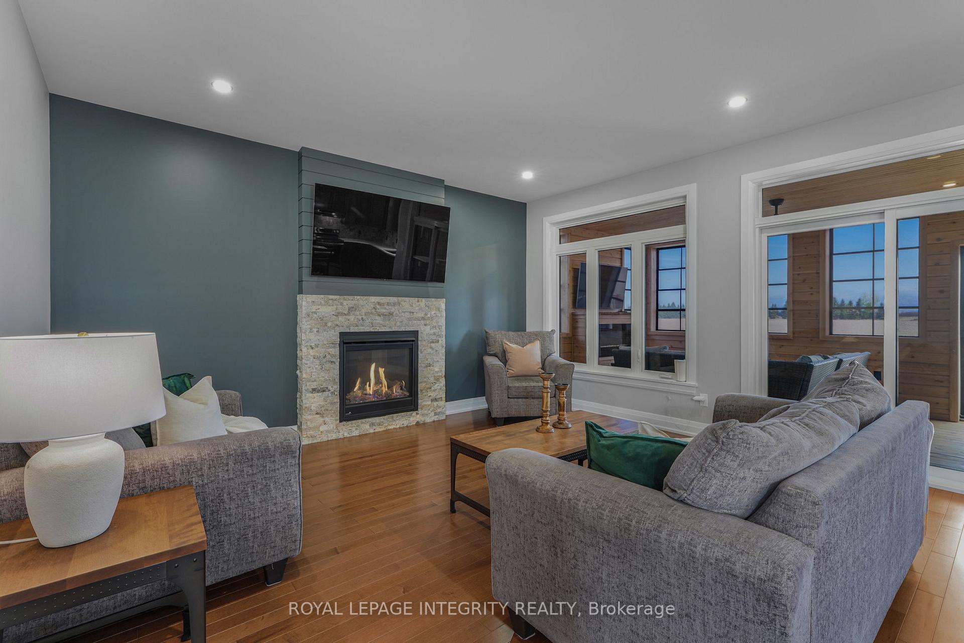 400 Colmar Street, Russell — photo 5 of 5