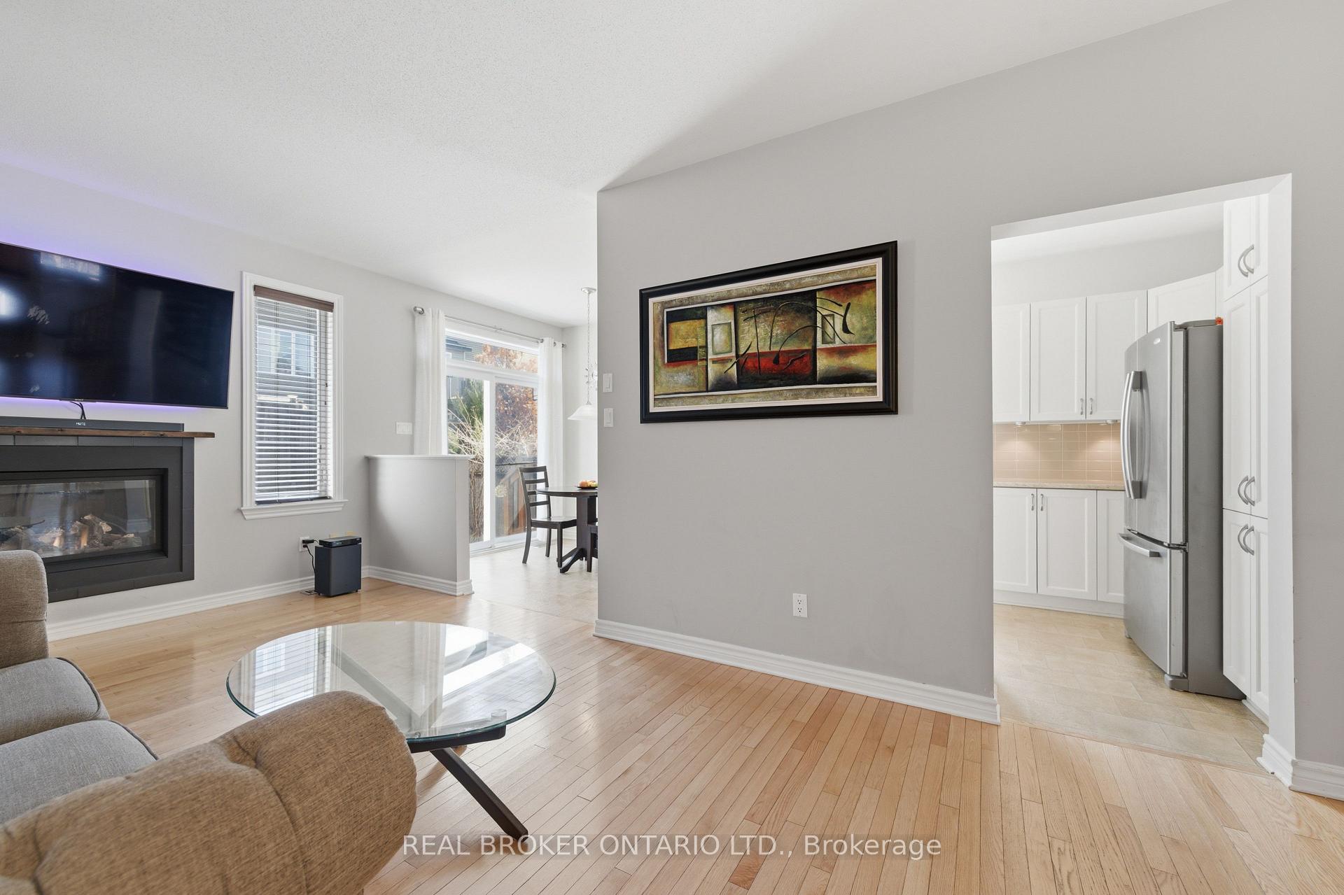 417 STALWART Crescent, Blossom Park - Airport and Area — photo 3 of 5