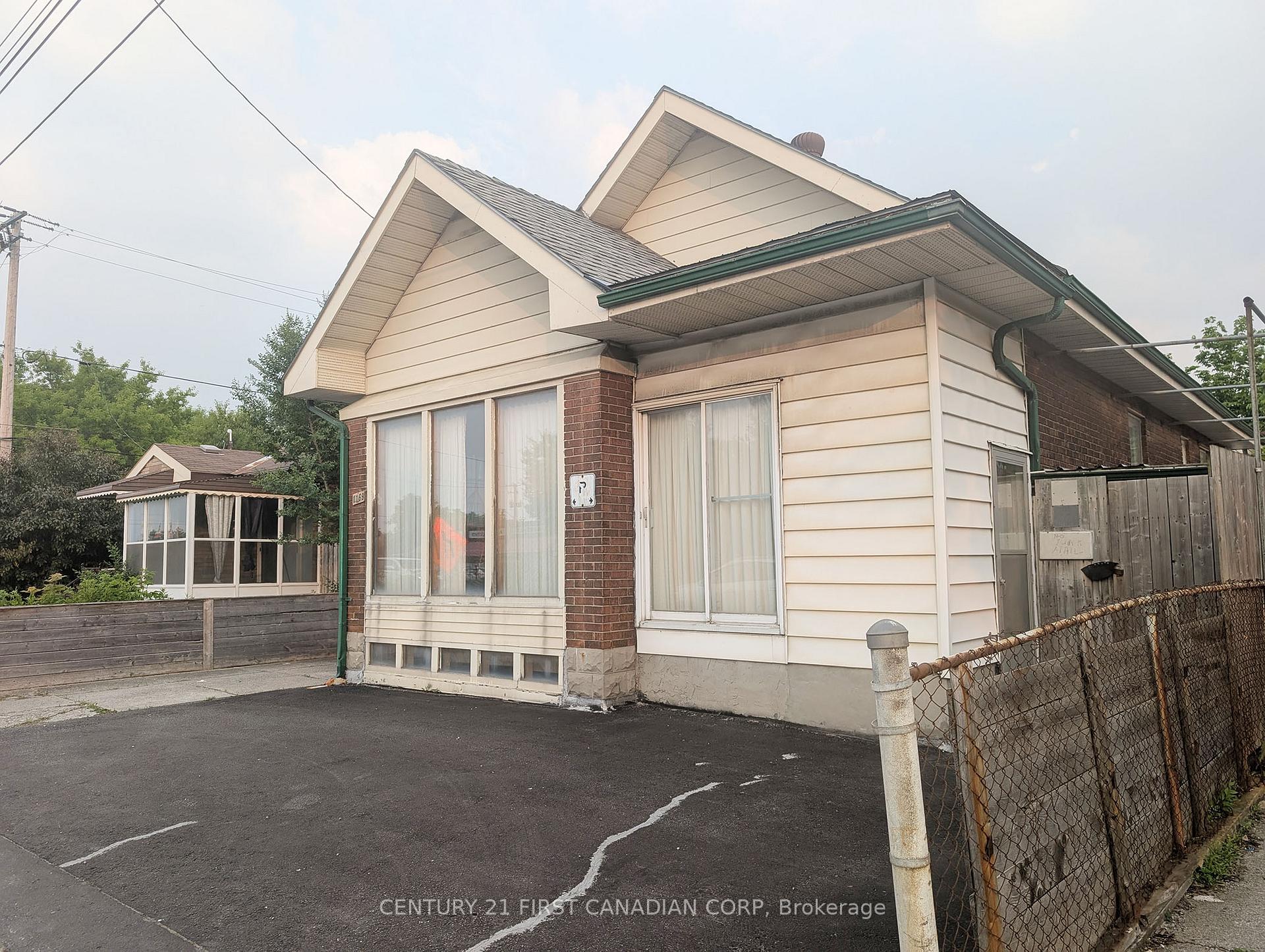 1169 Oxford Street E, London East, ON N5Y 3L7