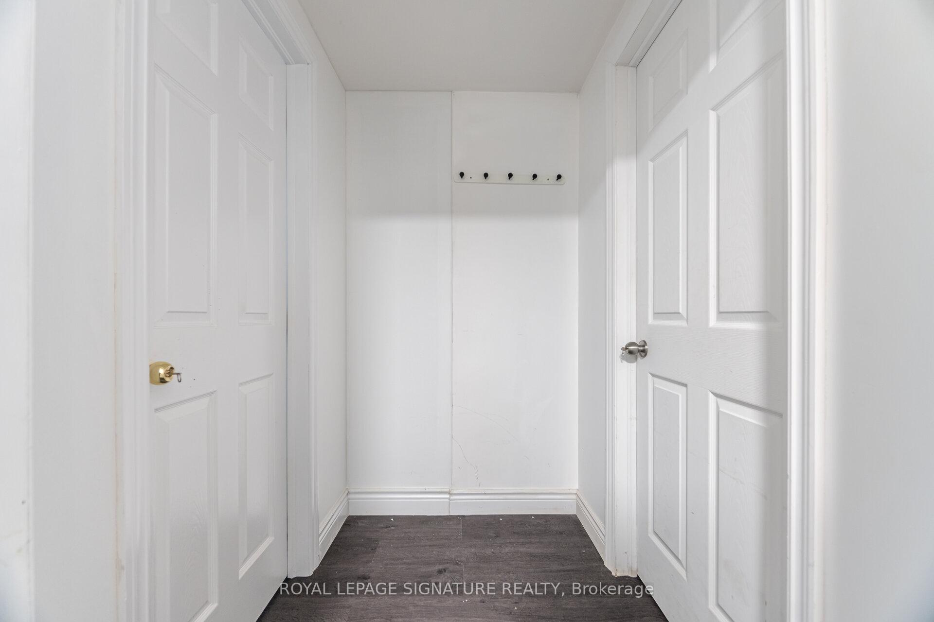 406 Tamarack Drive Main, Waterloo — photo 3 of 5