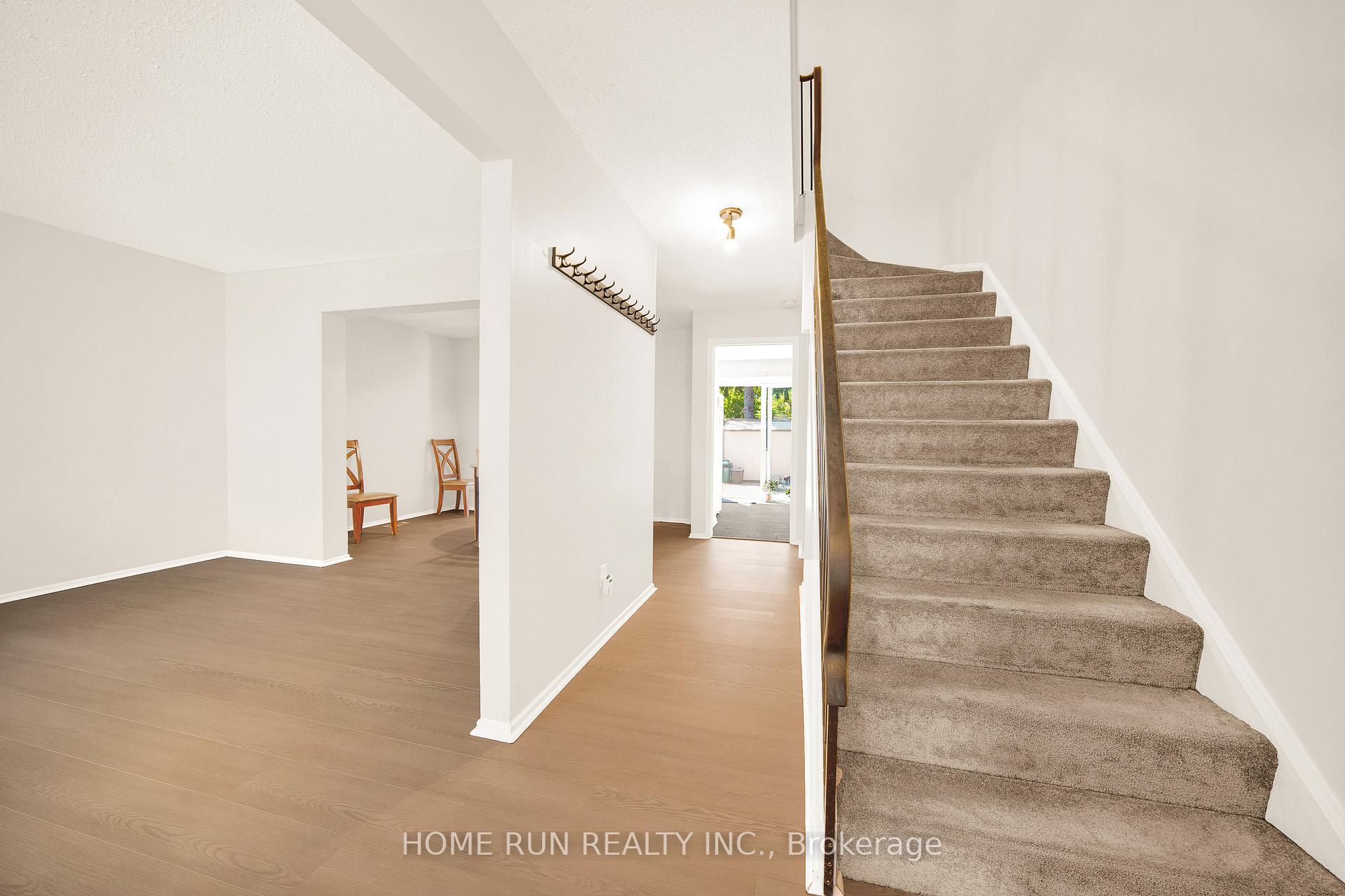 2111 Montreal Road 4, Beacon Hill North - South and Area — photo 3 of 5