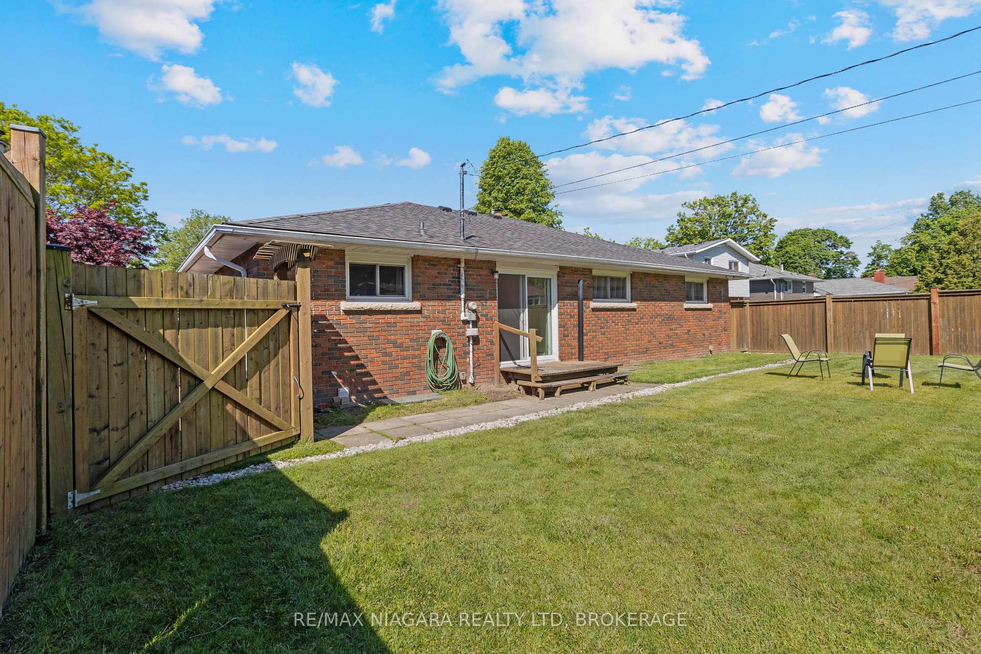 12 Claremount Circle, Welland — photo 4 of 5