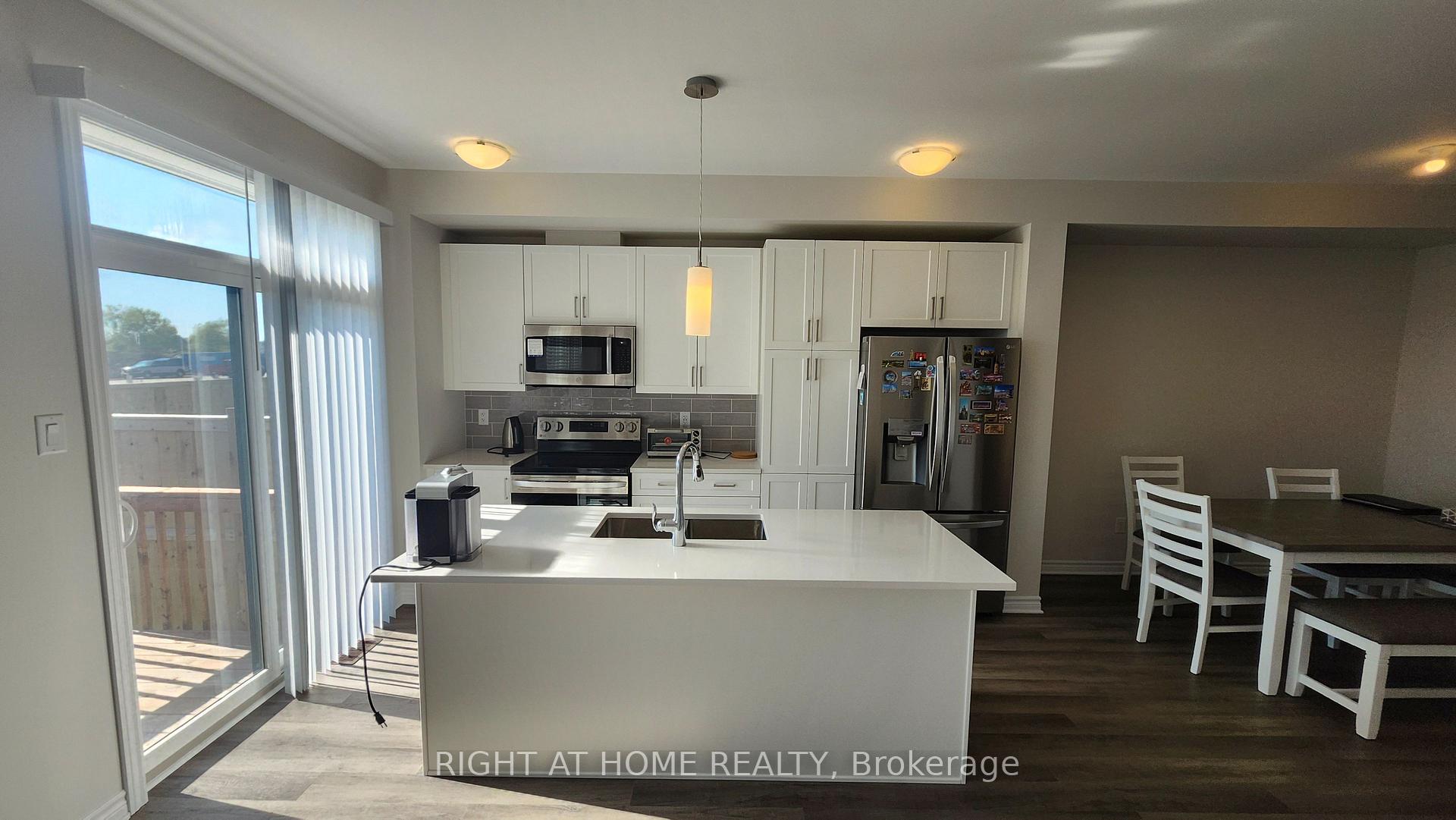 515 Montjay Road, Orleans - Cumberland and Area — photo 2 of 5