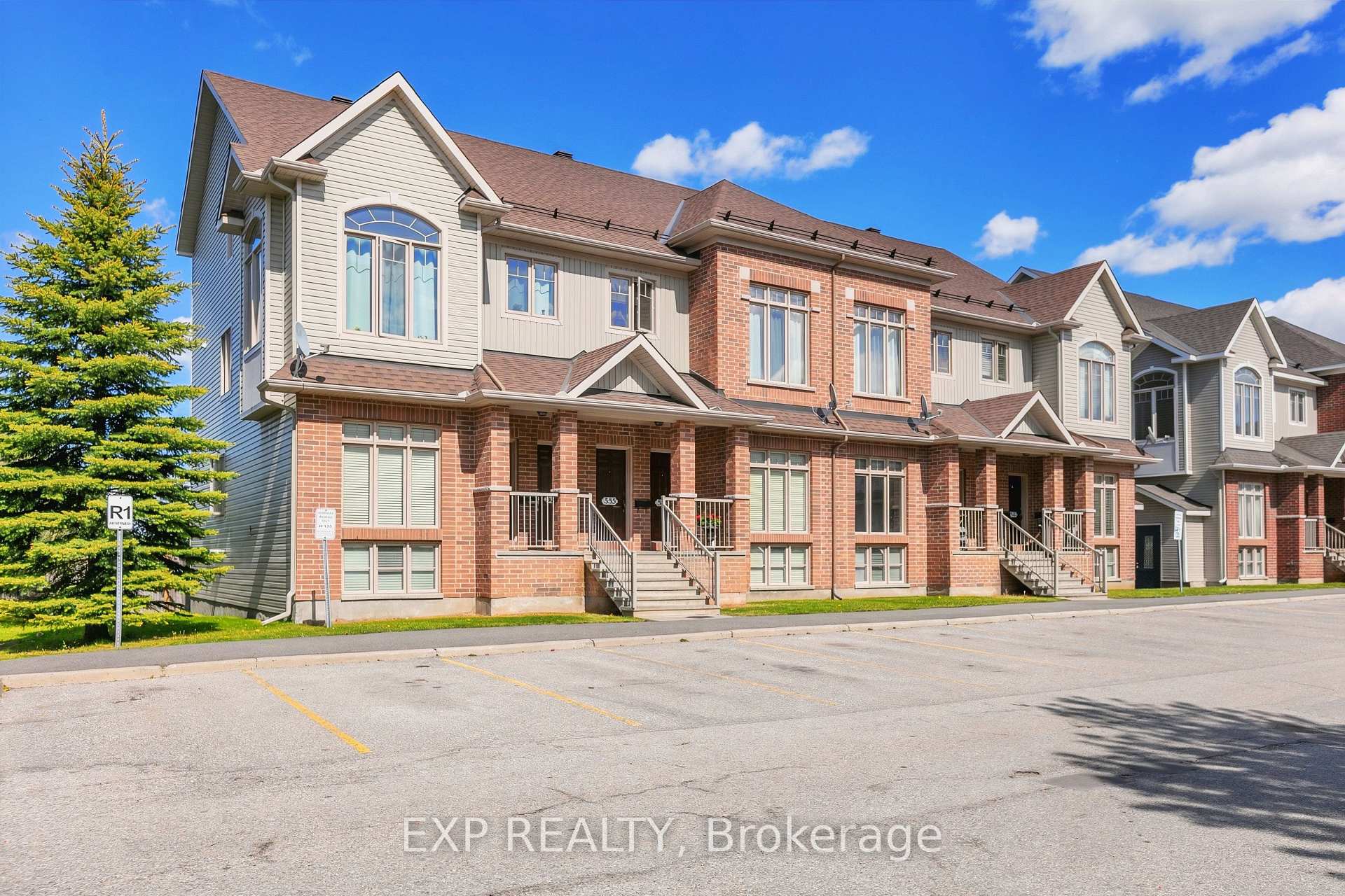 555 REARDON Private, Hunt Club - South Keys and Area, ON K1V 2L1 — Hunt Club - South Keys and Area, Ontario