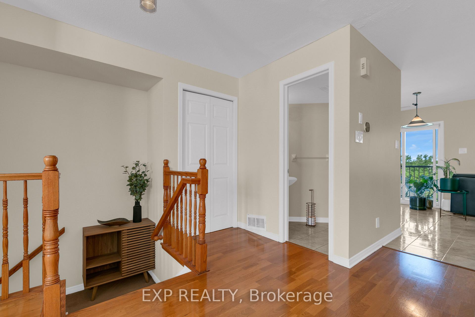 555 REARDON Private, Hunt Club - South Keys and Area — photo 5 of 5