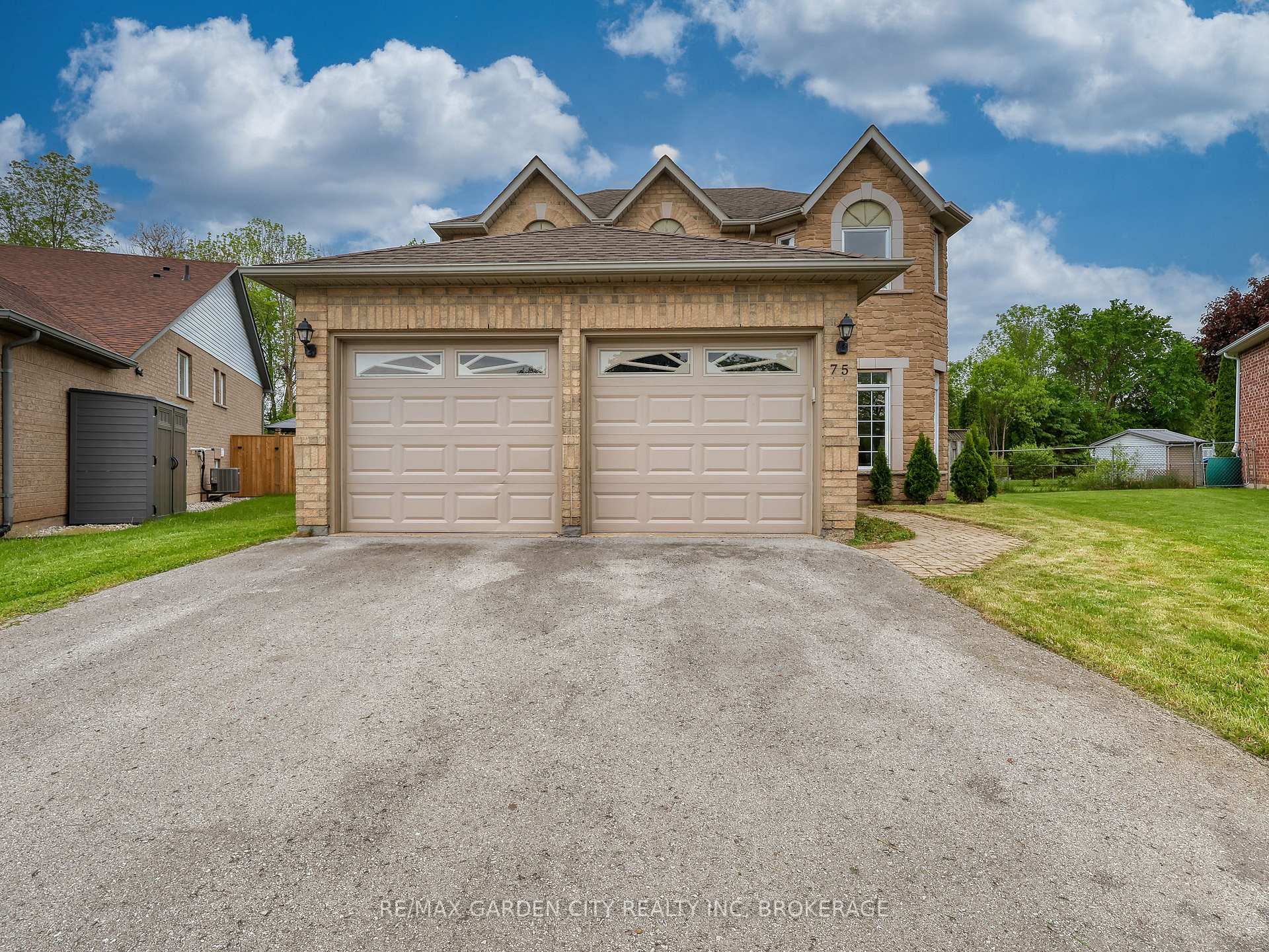 75 Jackson Court E, Welland — photo 3 of 5