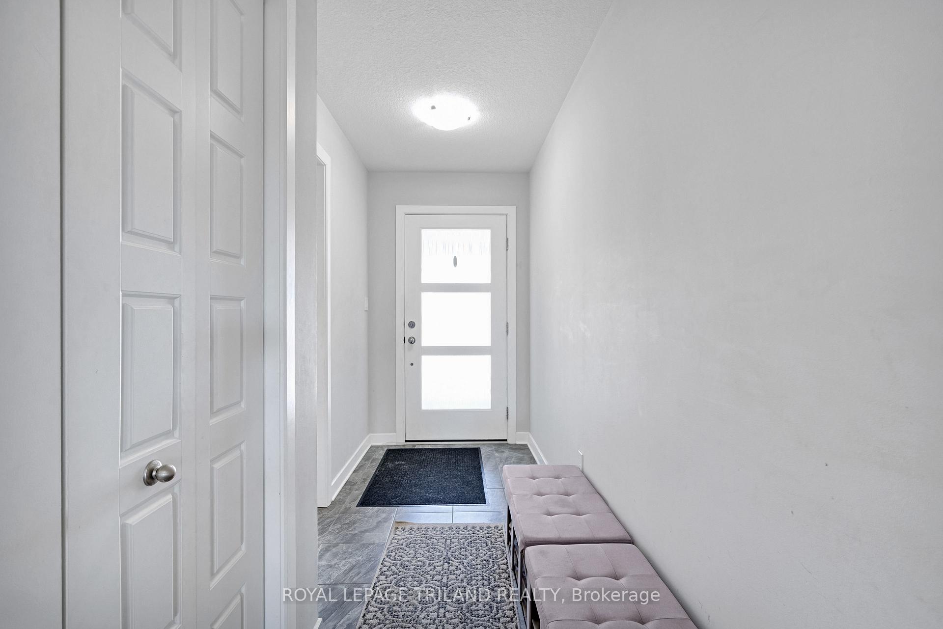 114 Benjamin Parkway, St. Thomas — photo 4 of 5