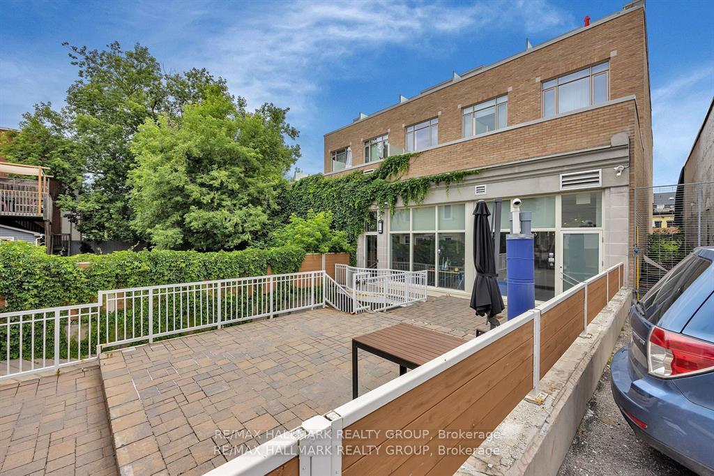 202 St Patrick Street 12, Lower Town - Sandy Hill — photo 4 of 5