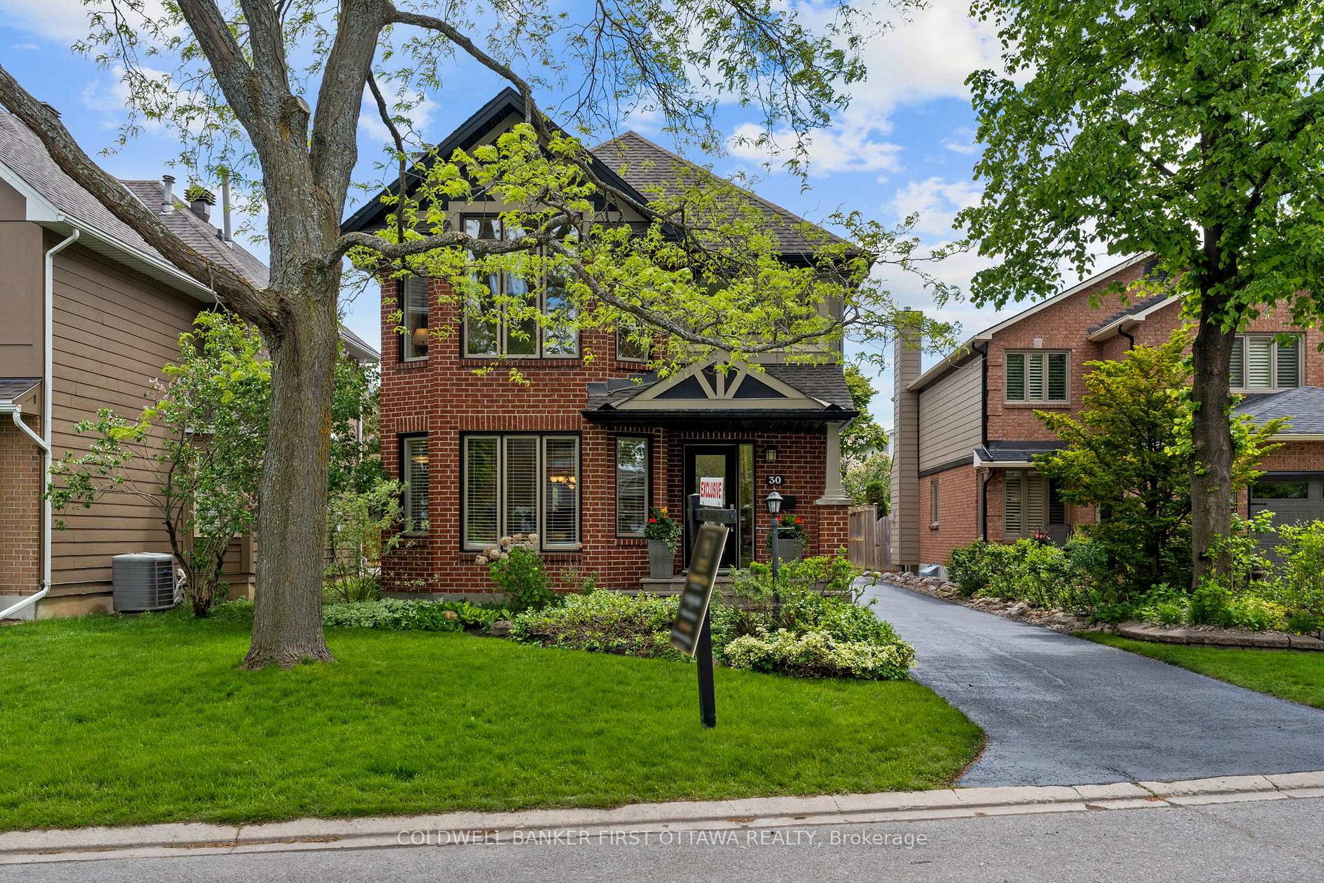 30 CASTLETHORPE Crescent, South of Baseline to Knoxdale, ON K2G 5P7 — South of Baseline to Knoxdale, Ontario