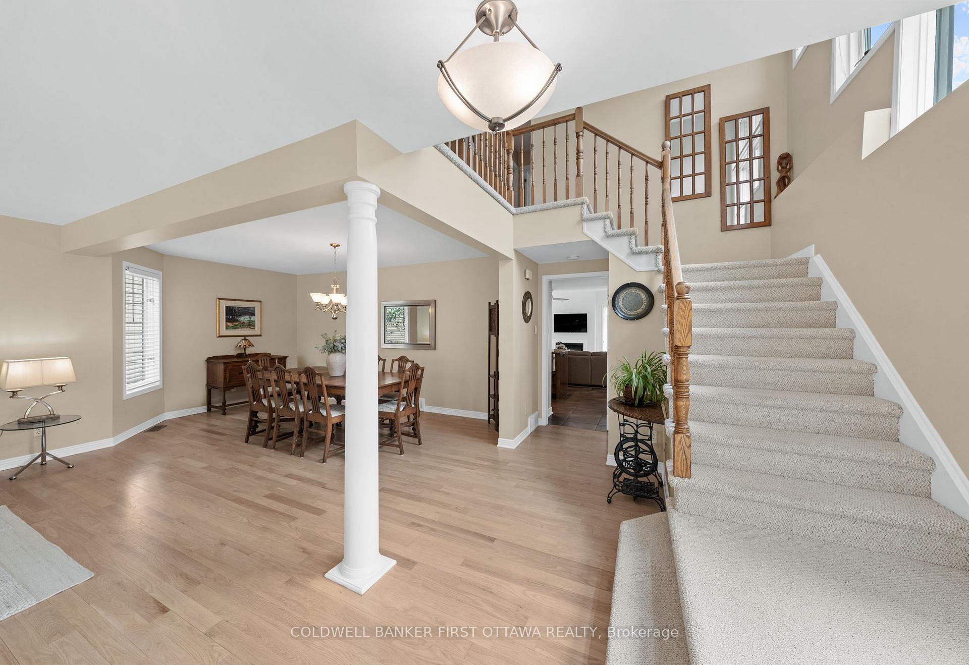 30 CASTLETHORPE Crescent, South of Baseline to Knoxdale — photo 4 of 5