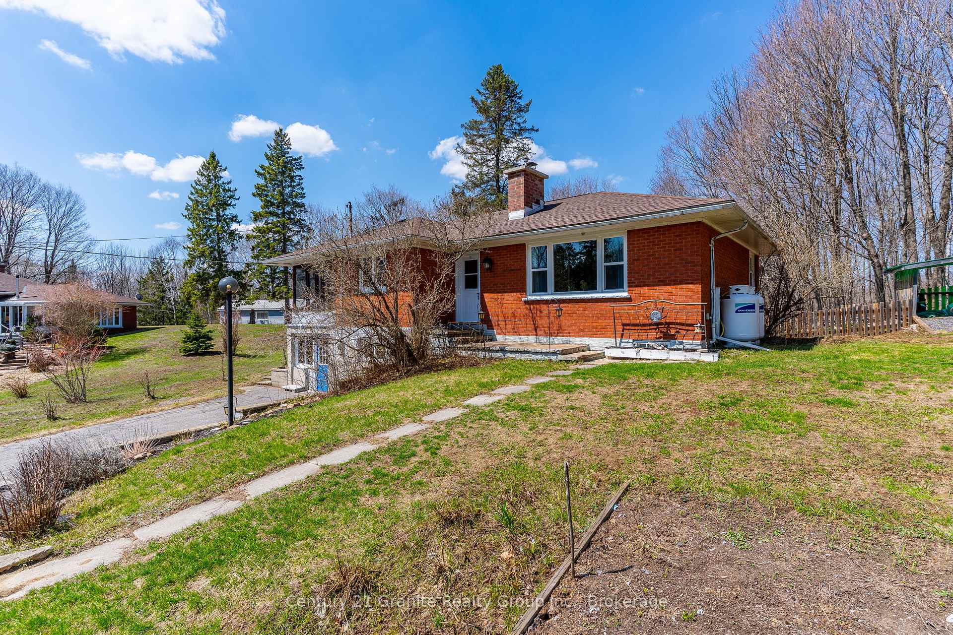 1523 County Road 21 Road, Minden Hills — photo 2 of 5