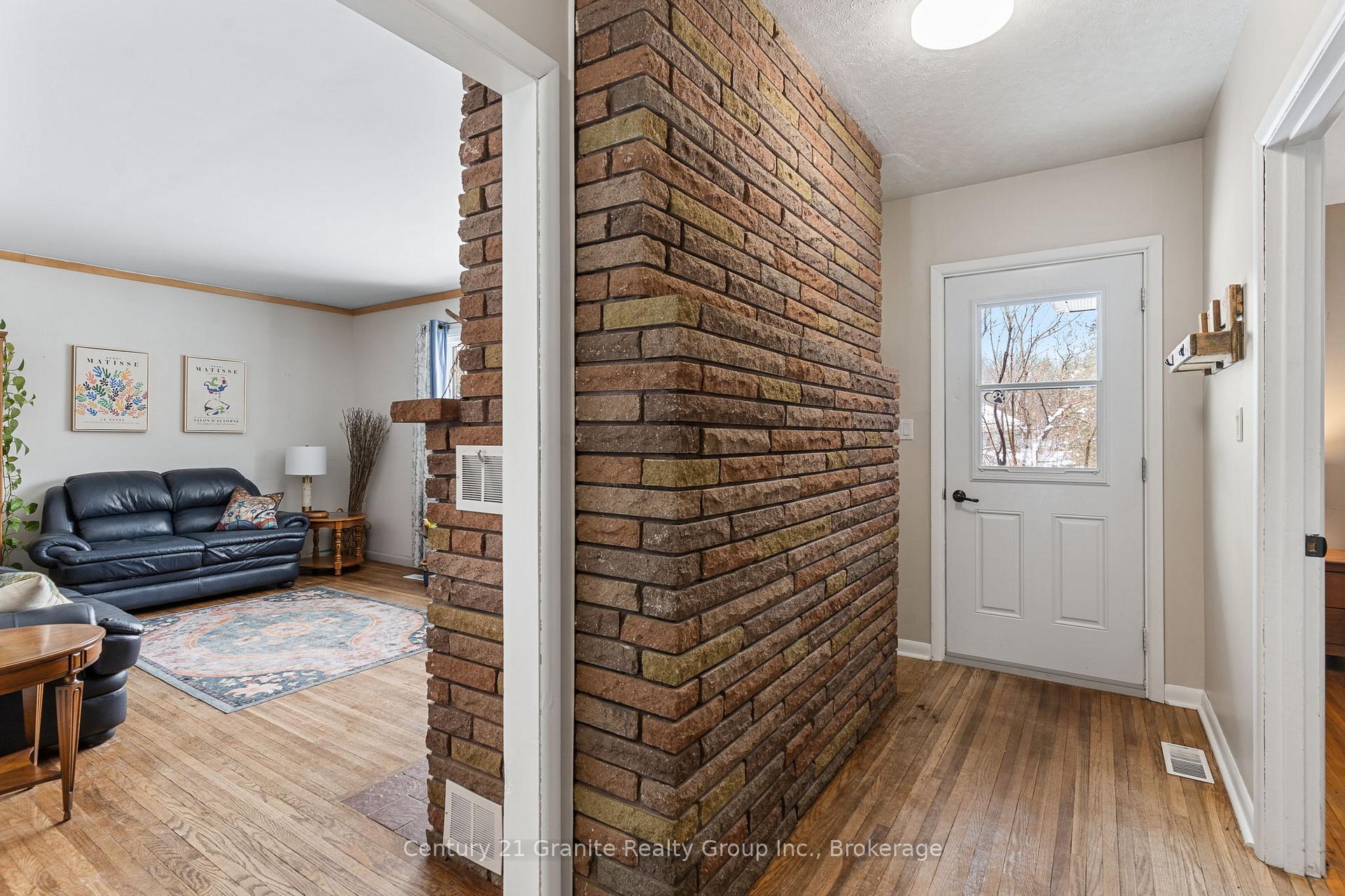 1523 County Road 21 Road, Minden Hills — photo 3 of 5
