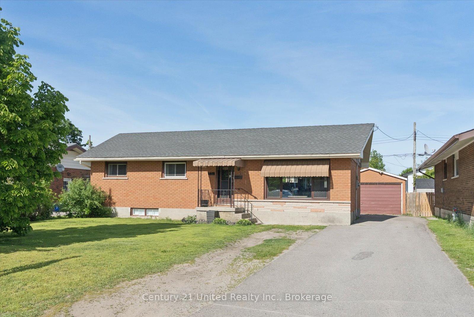 534 Robert Road, Peterborough — photo 2 of 5