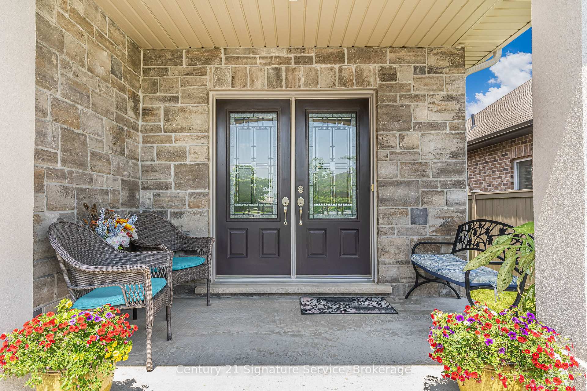 16 Gaiser Road, Welland — photo 3 of 5