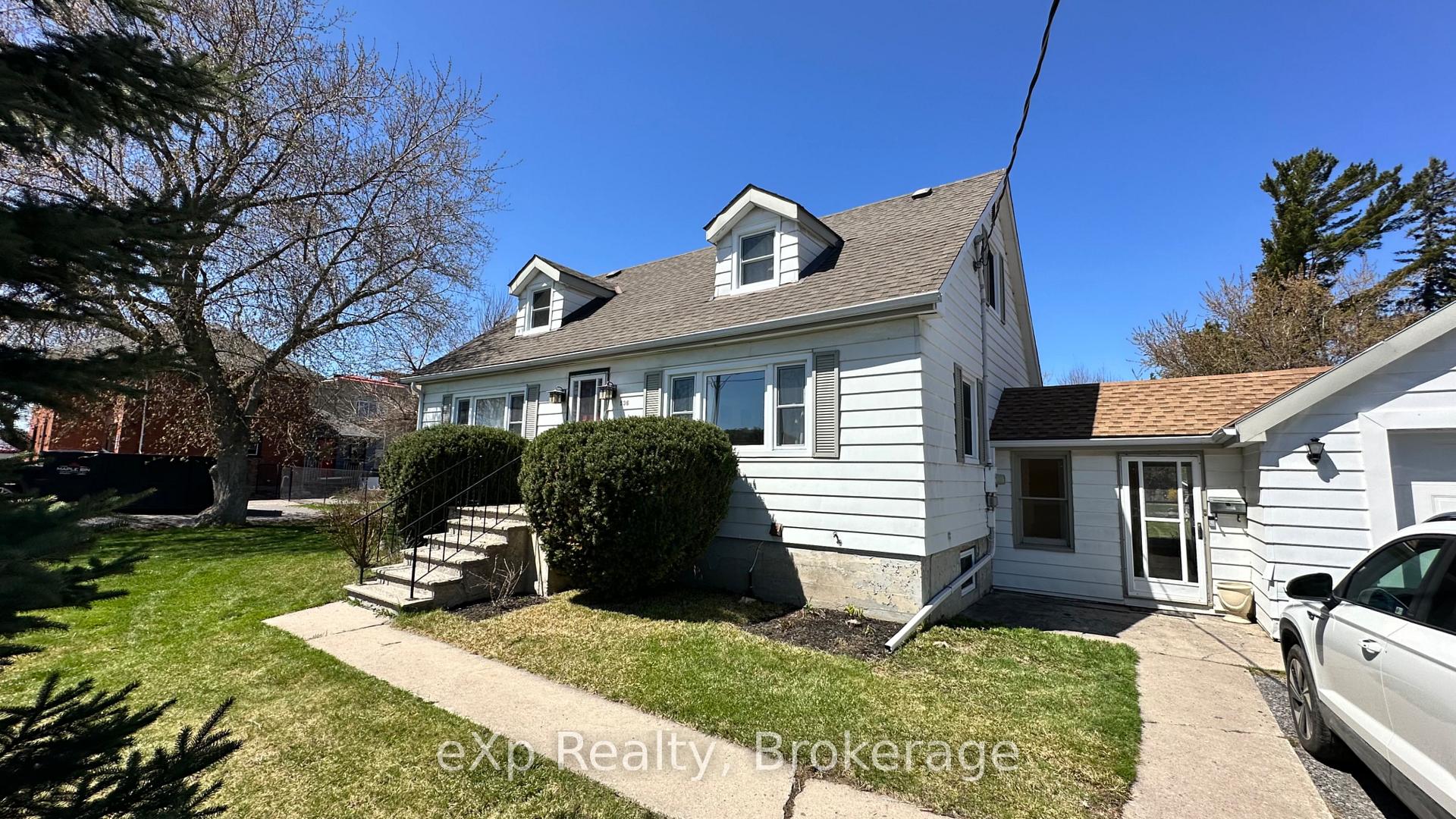 536 Dundas Street E Lower, Belleville — photo 2 of 5