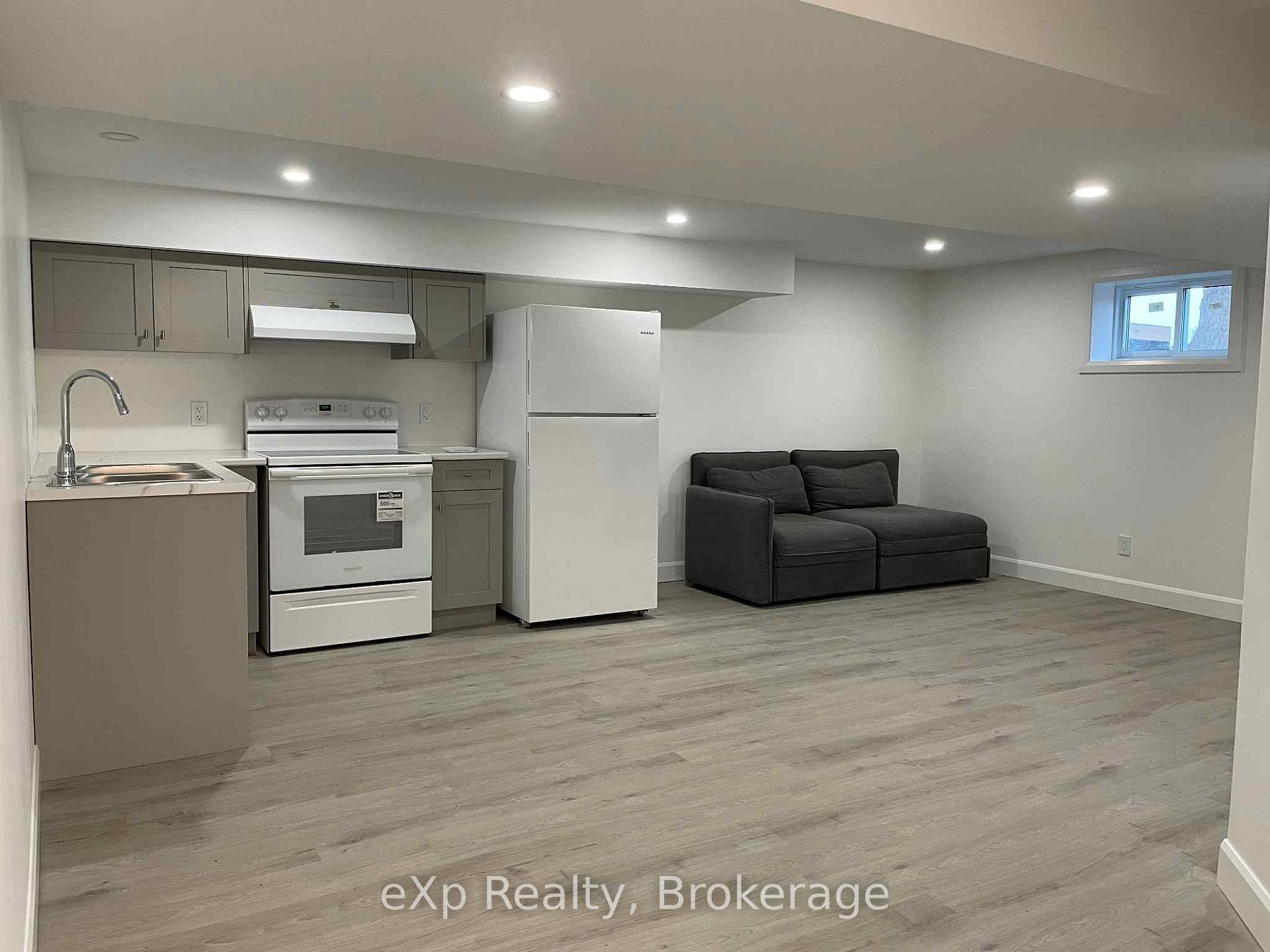 536 Dundas Street E Lower, Belleville — photo 3 of 5