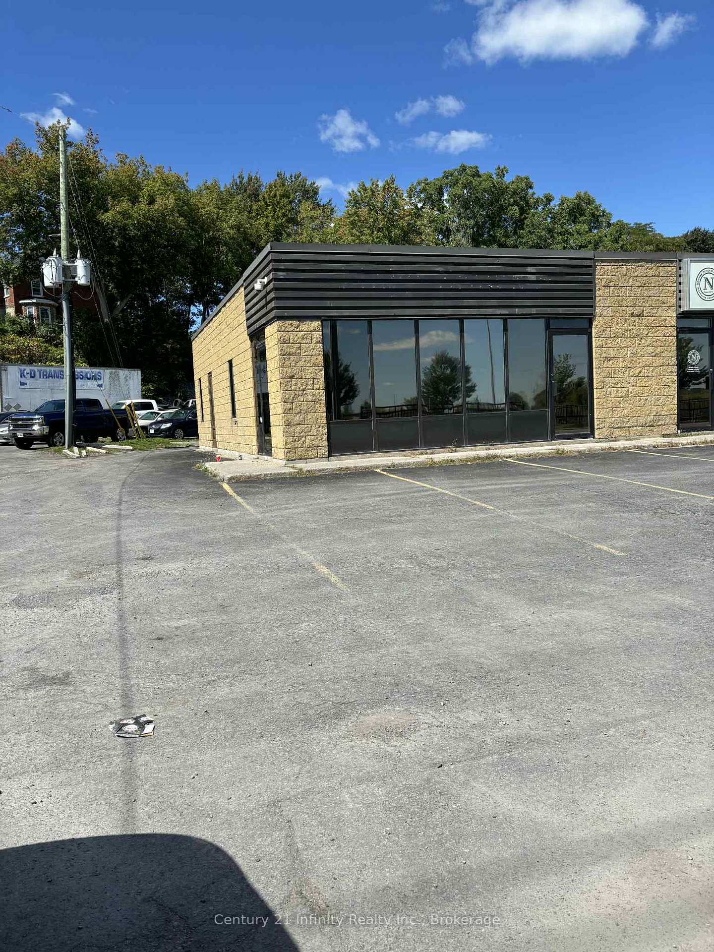 62 Dundas Street W, Belleville, ON K8P 1A3 — Belleville, Ontario