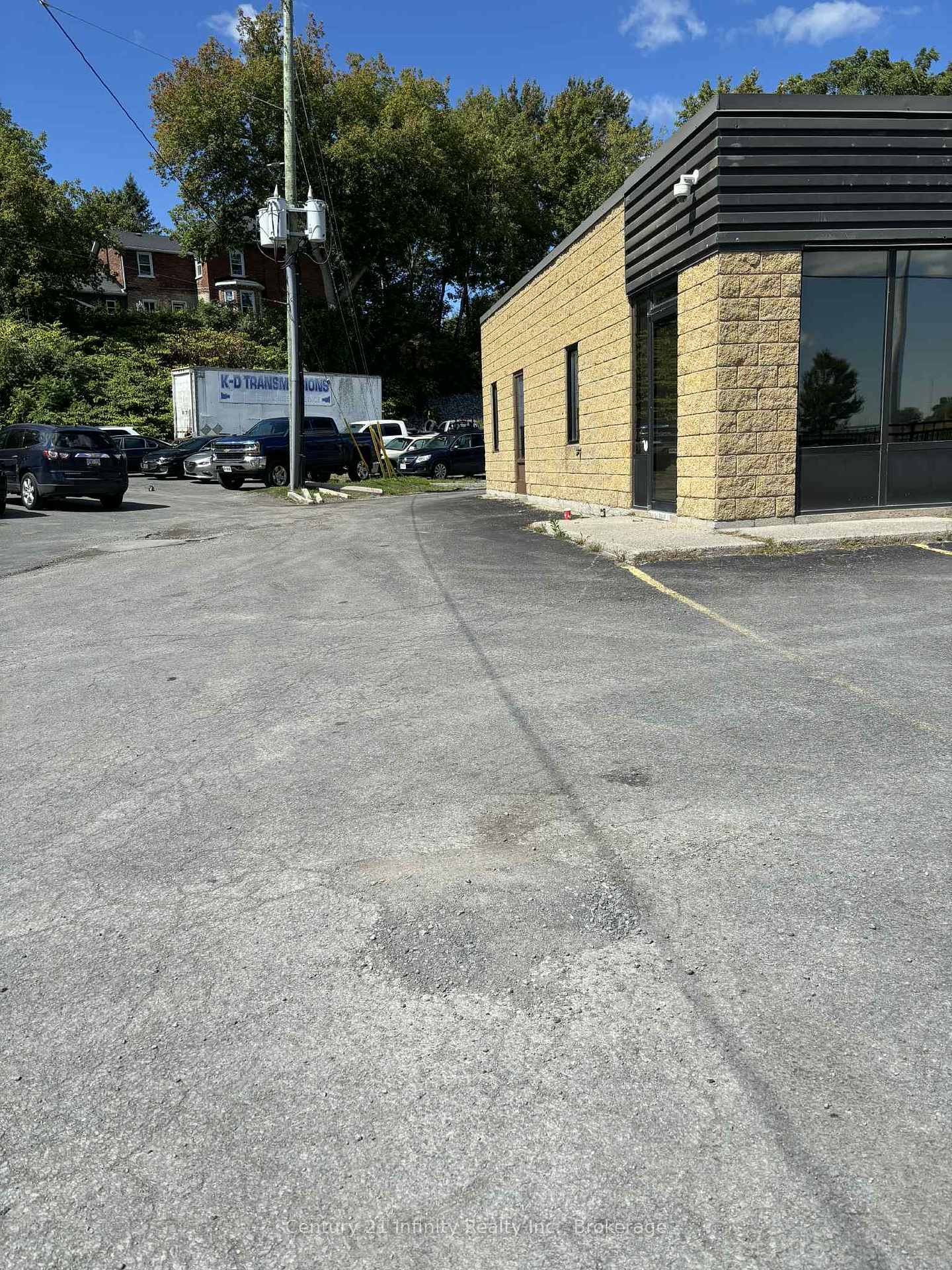 62 Dundas Street W, Belleville — photo 3 of 5