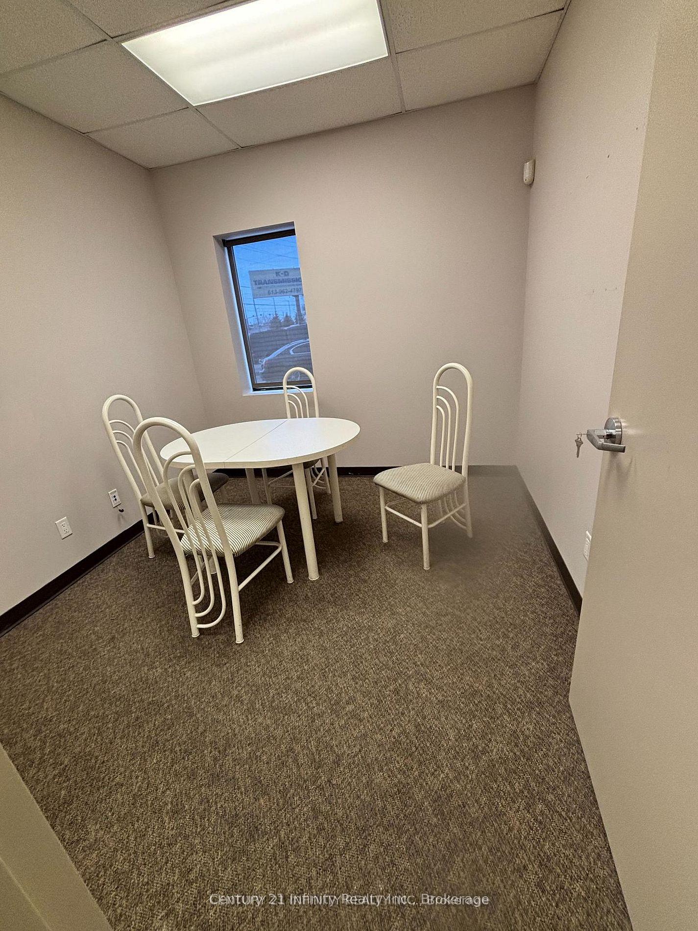 62 Dundas Street W, Belleville — photo 5 of 5