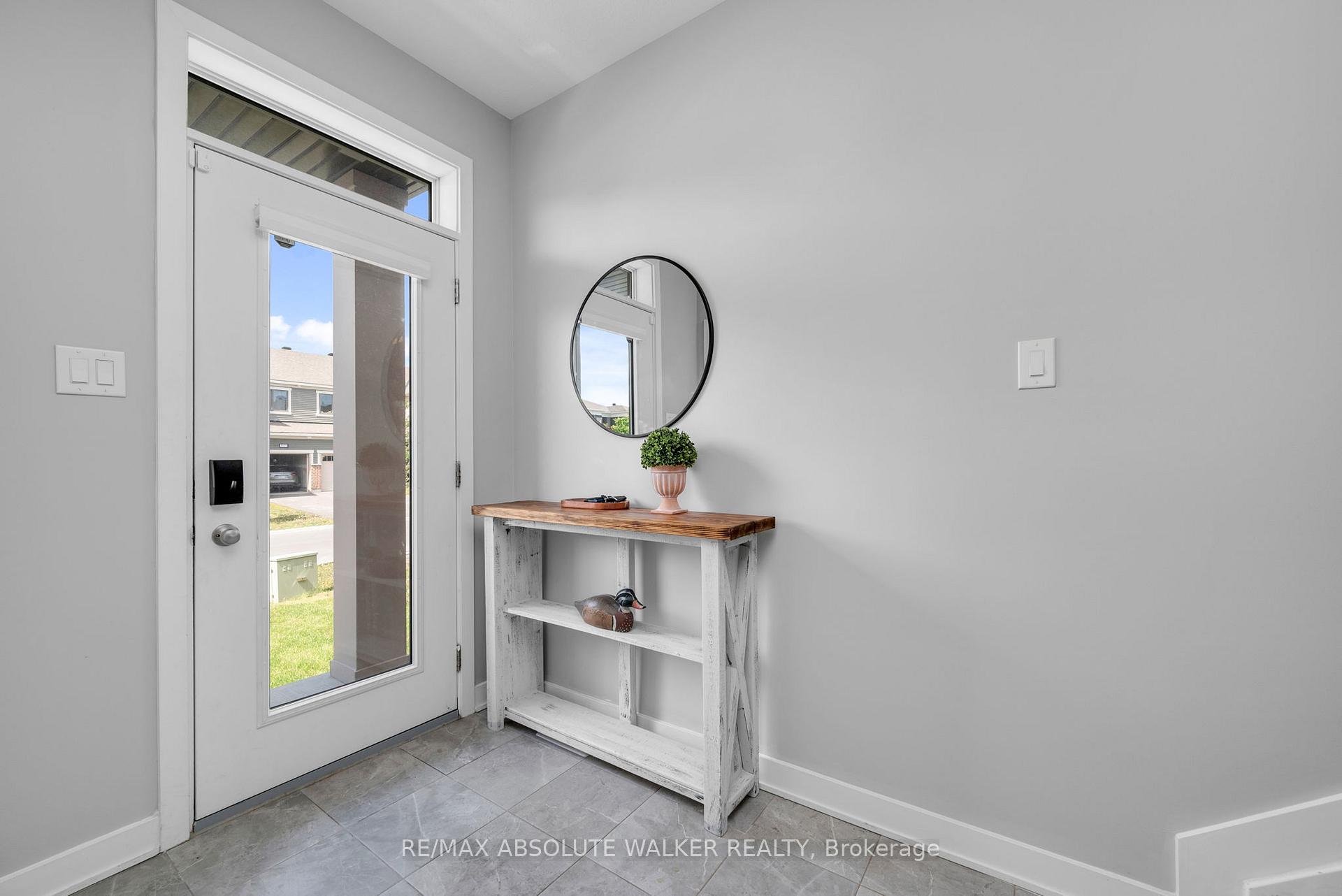2176 Winsome Terrace, Orleans - Cumberland and Area — photo 3 of 5