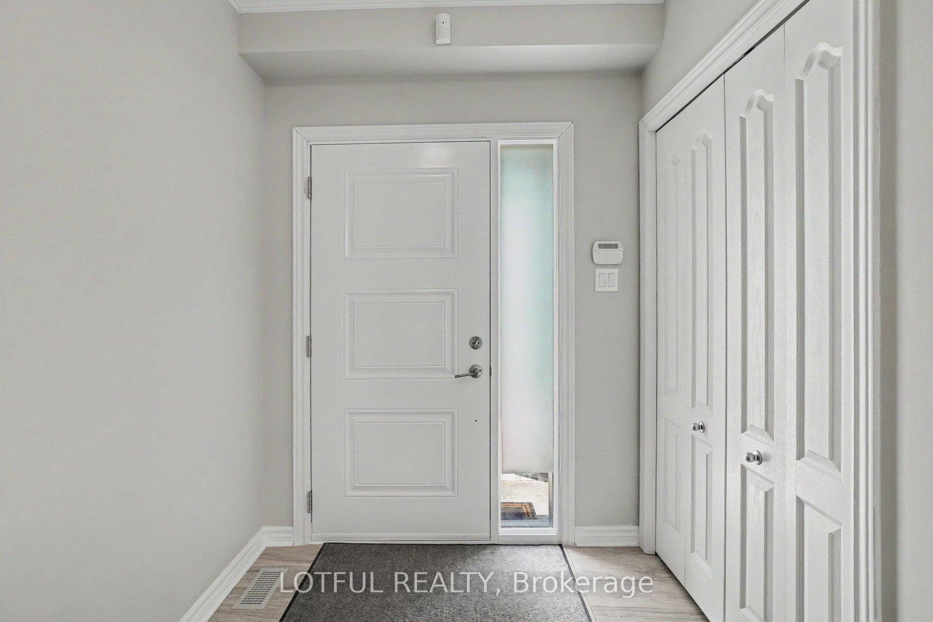 365 Riversedge Crescent, Blossom Park - Airport and Area — photo 3 of 5