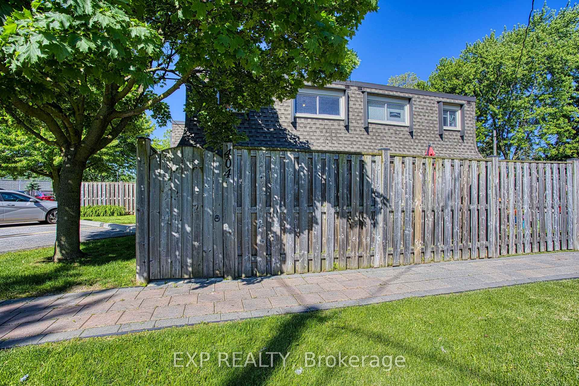 7 Viking Court 404, Grimsby — photo 2 of 5