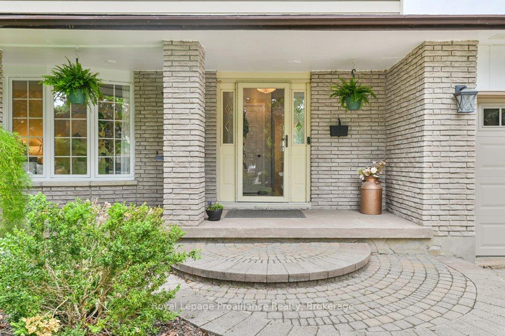 28 Briarwood Crescent, Belleville — photo 5 of 5