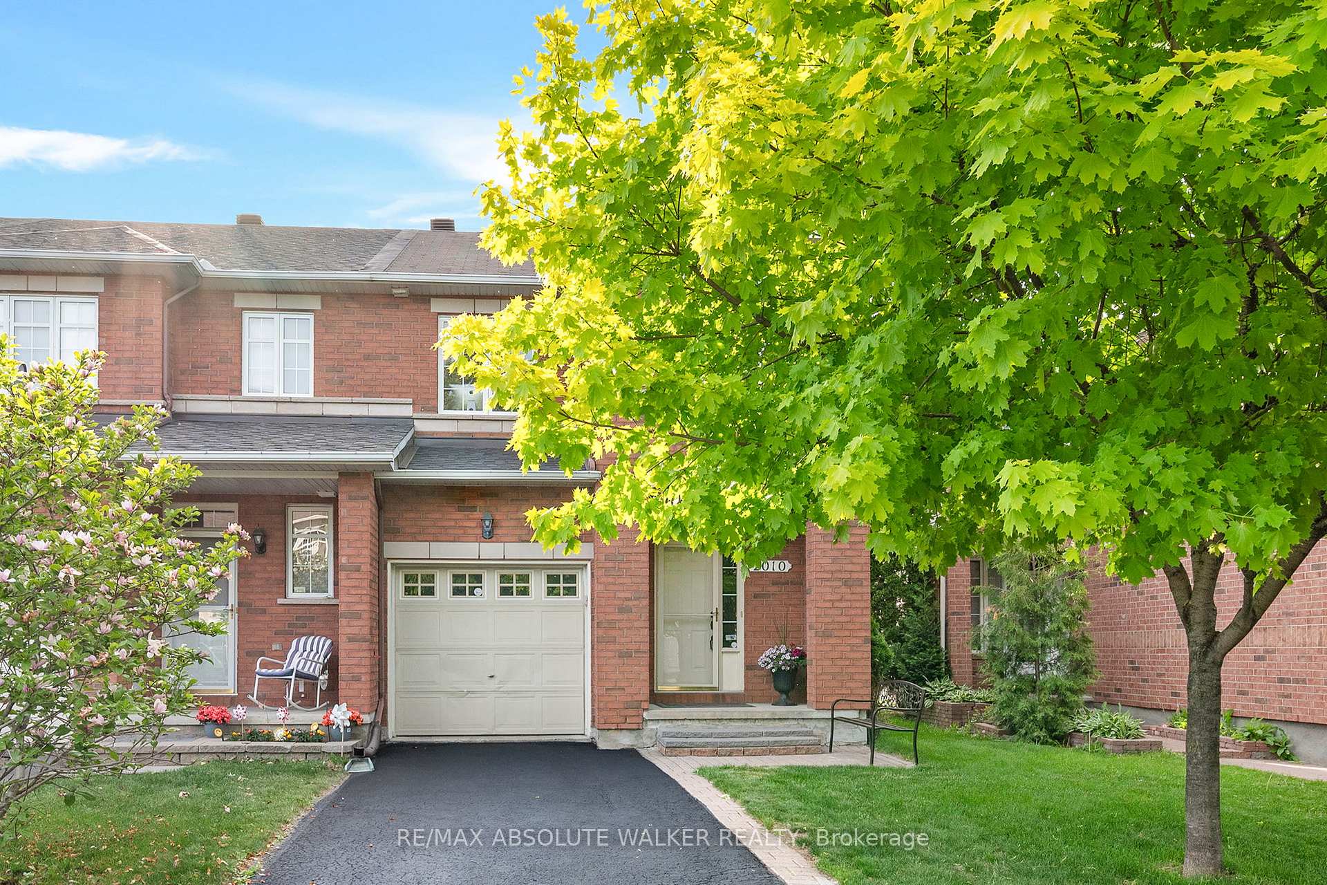 2010 Bergamot Circle, Orleans - Cumberland and Area — photo 2 of 5