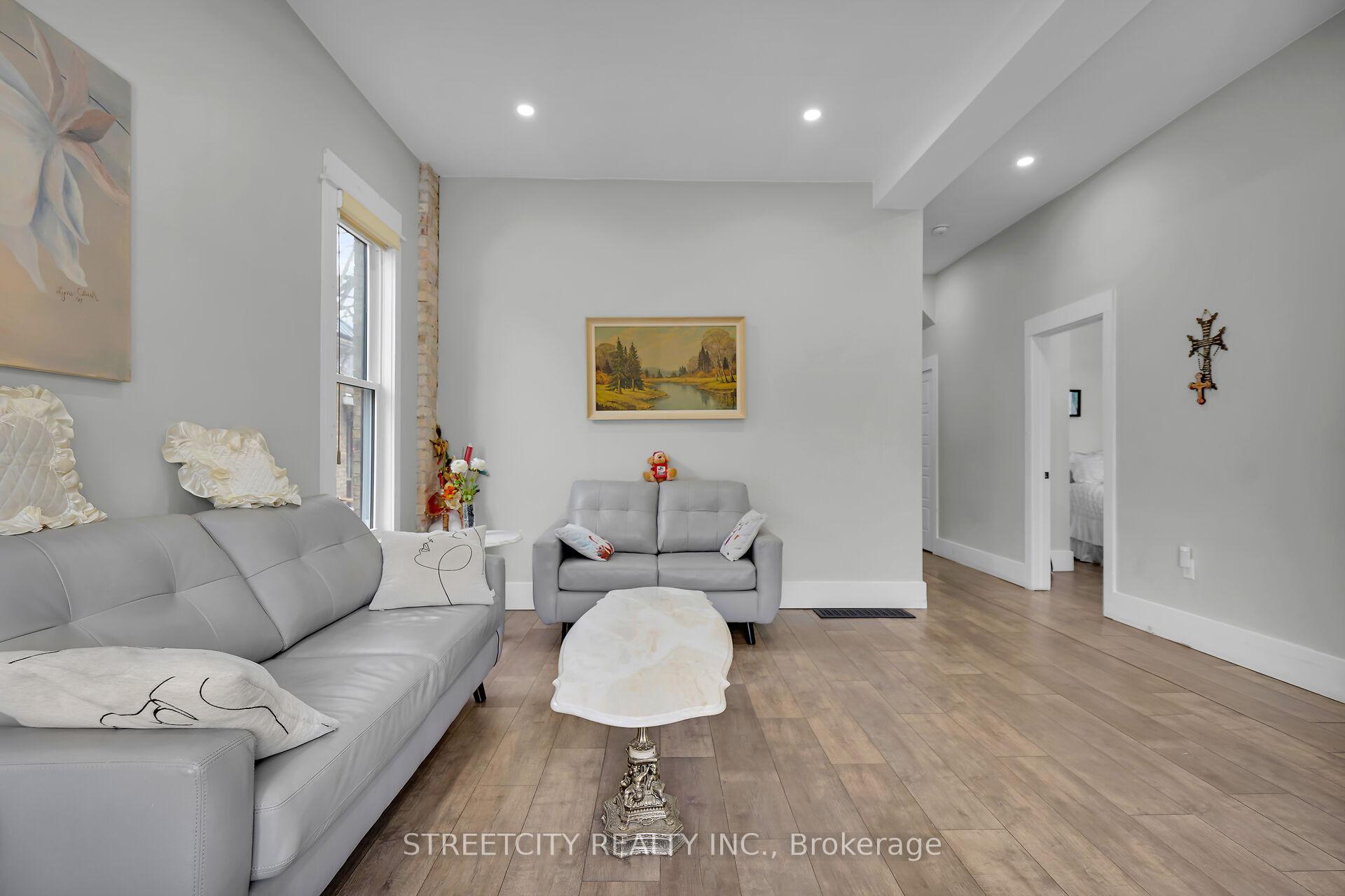 7 Myrtle Street, St. Thomas — photo 4 of 5
