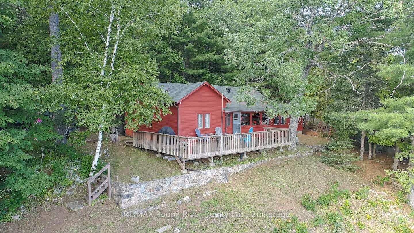 1246 Sugar Bush Lane, Minden Hills — photo 3 of 5