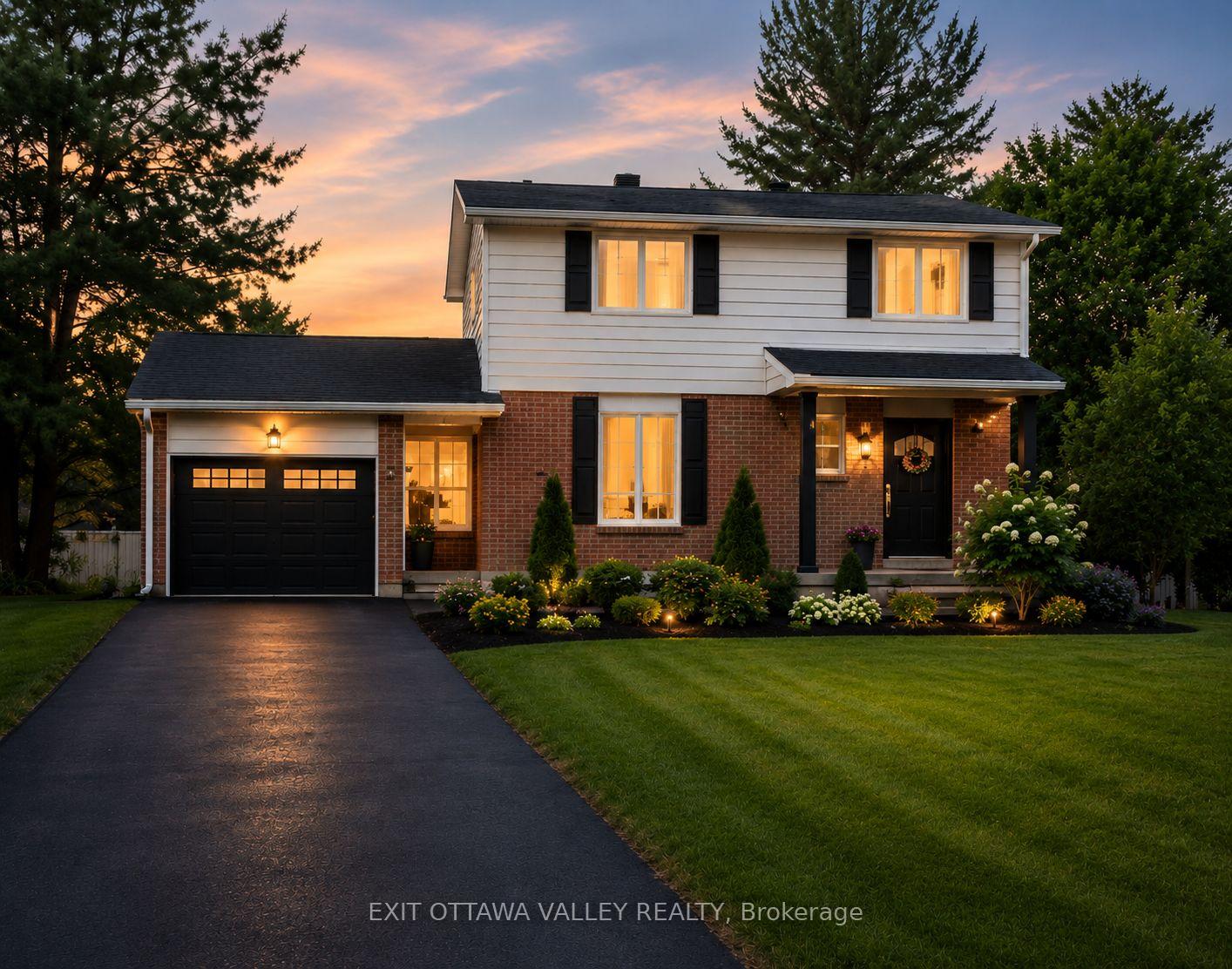 13 Tamarack Street, Deep River, ON K0J 1P0 — Deep River, Ontario