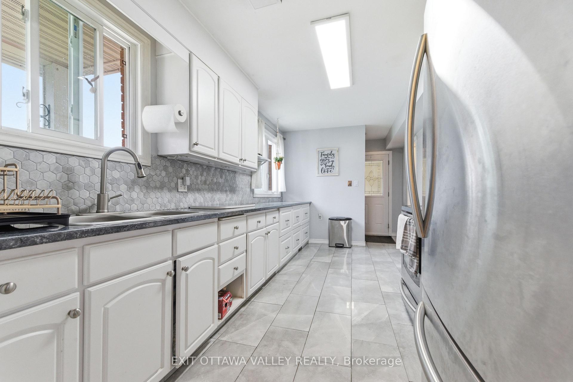 13 Tamarack Street, Deep River — photo 5 of 5