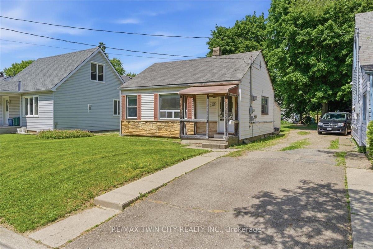 121 Wilkes Street, Brantford — photo 2 of 5