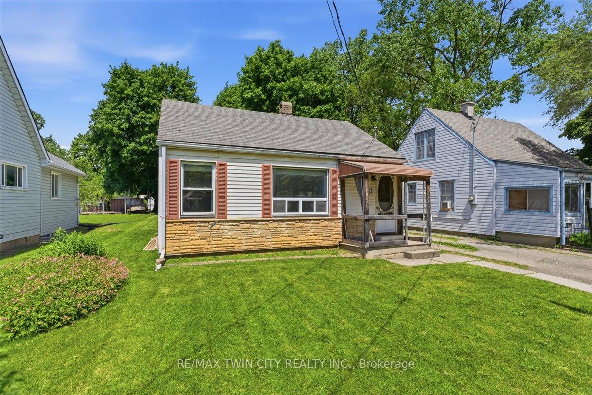 121 Wilkes Street, Brantford — photo 3 of 5