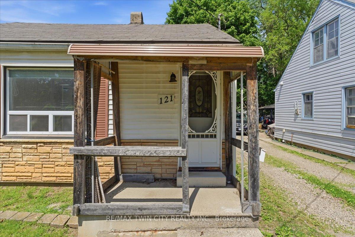 121 Wilkes Street, Brantford — photo 4 of 5