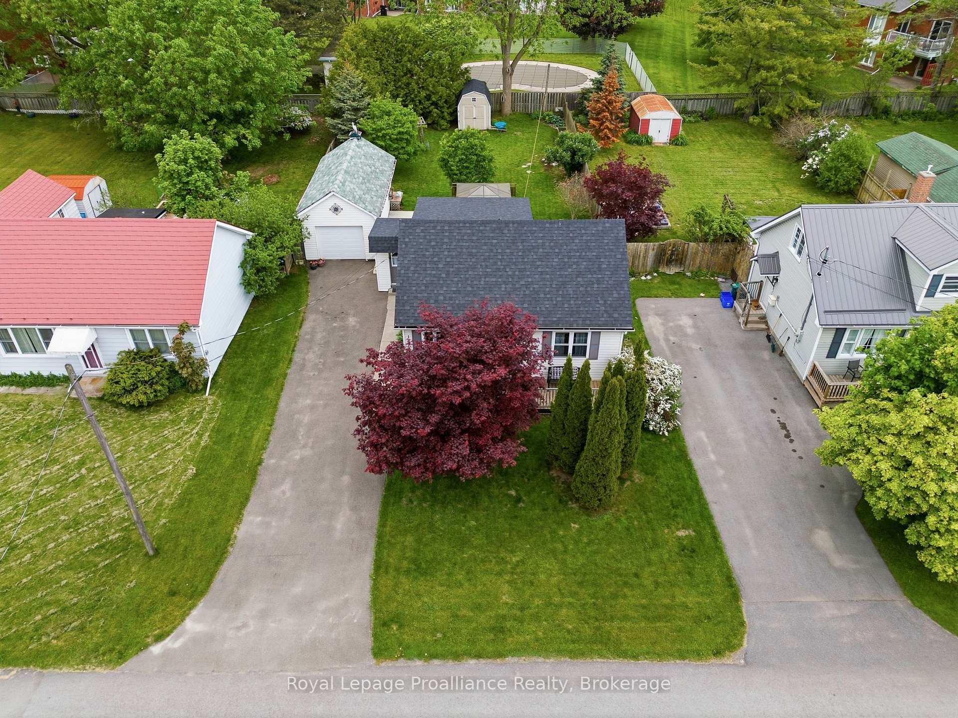 106 Karl Street, Belleville — photo 3 of 5