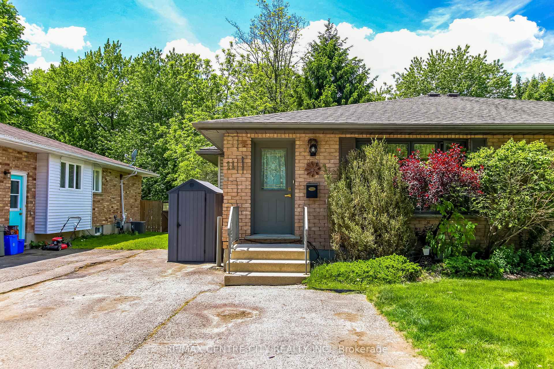 11 Willow Street, St. Thomas, ON N5R 5Z7 — St. Thomas, Ontario